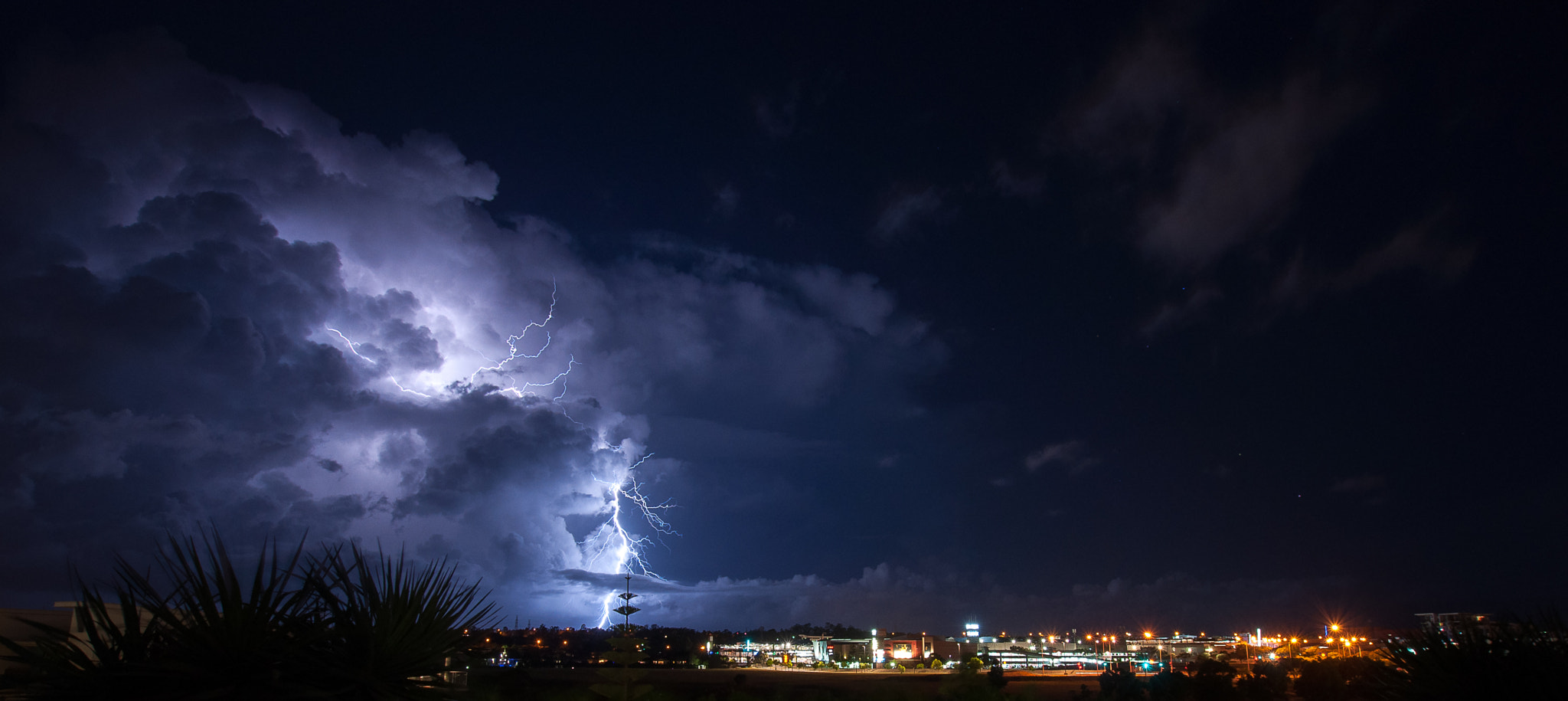 Nikon D90 + Sigma 10-20mm F3.5 EX DC HSM sample photo. Lightning photography