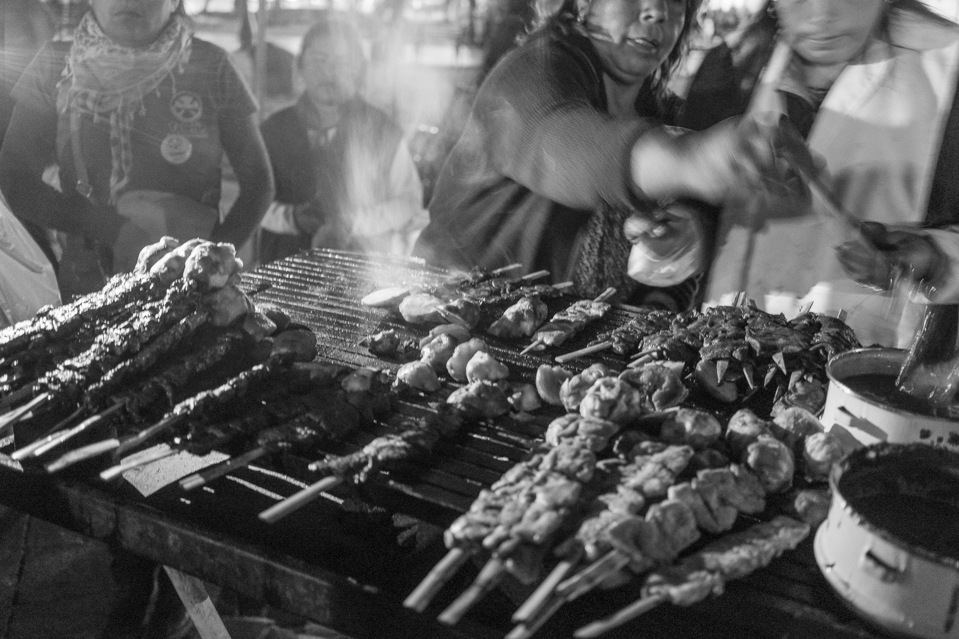 Sony a7 + Sony Sonnar T* FE 35mm F2.8 ZA sample photo. Anticuchos de corazon photography