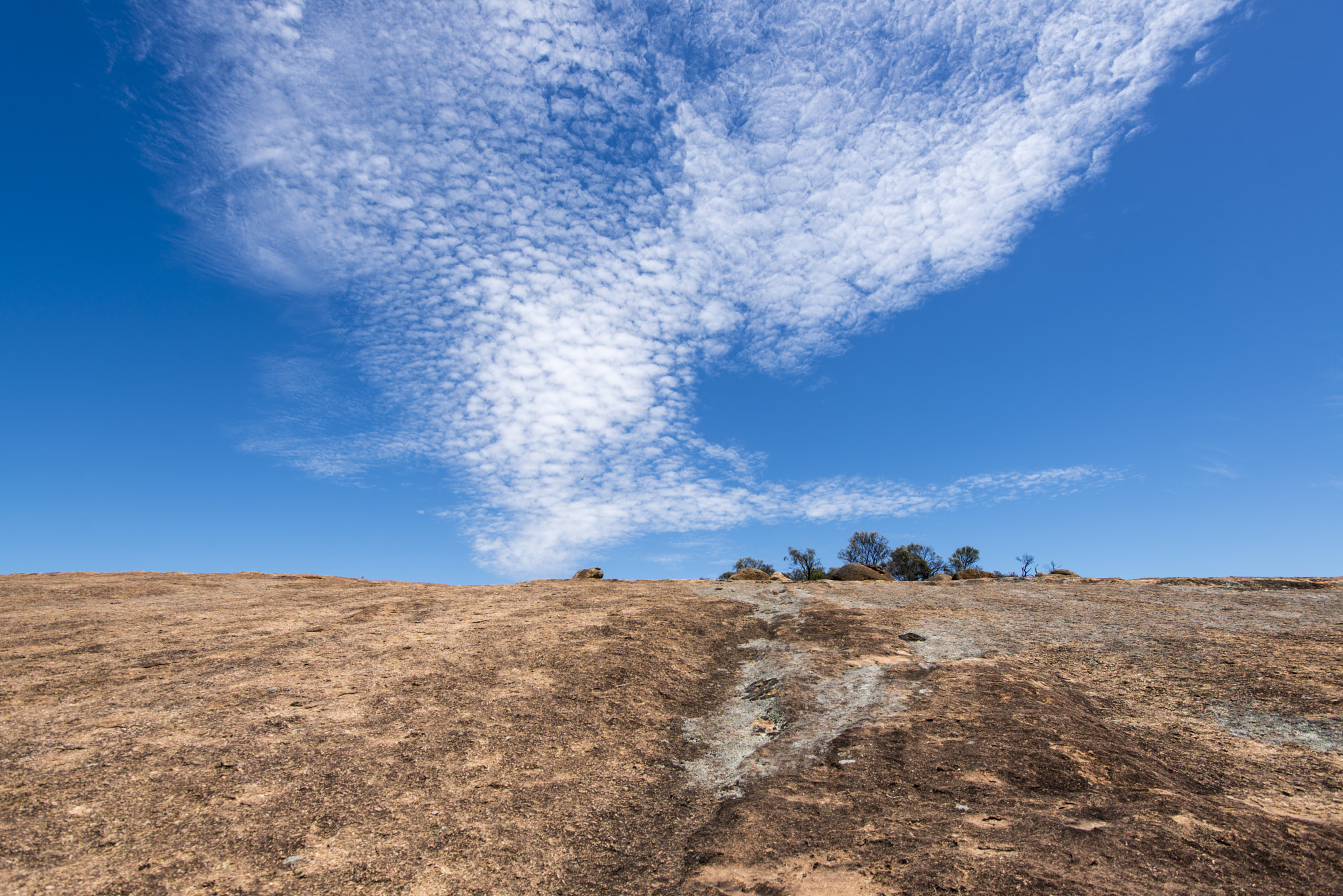 Nikon AF-S Nikkor 16-35mm F4G ED VR sample photo. Cloud signals photography