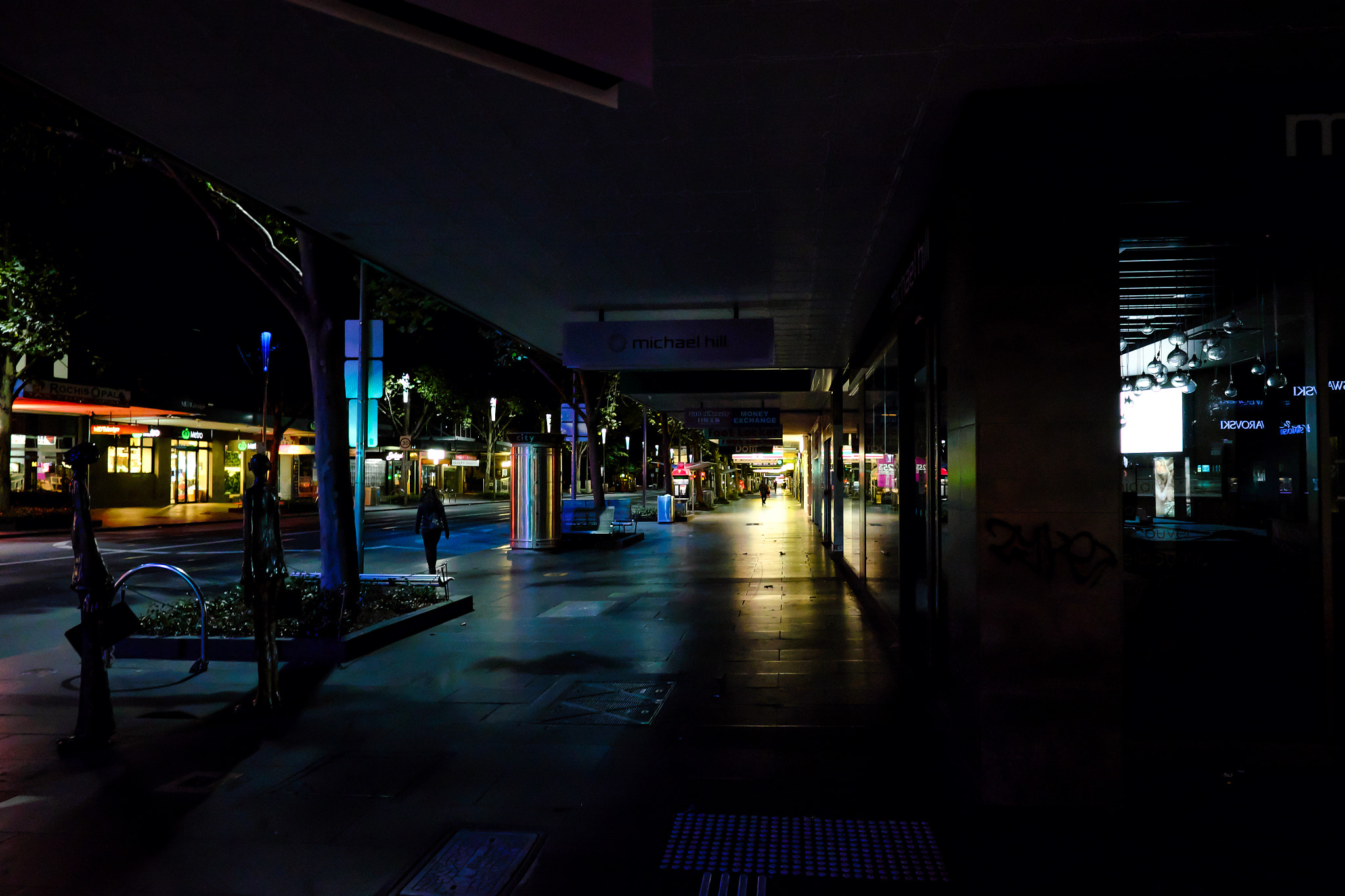 Fujifilm X-T1 + Fujifilm XF 14mm F2.8 R sample photo. City space photography