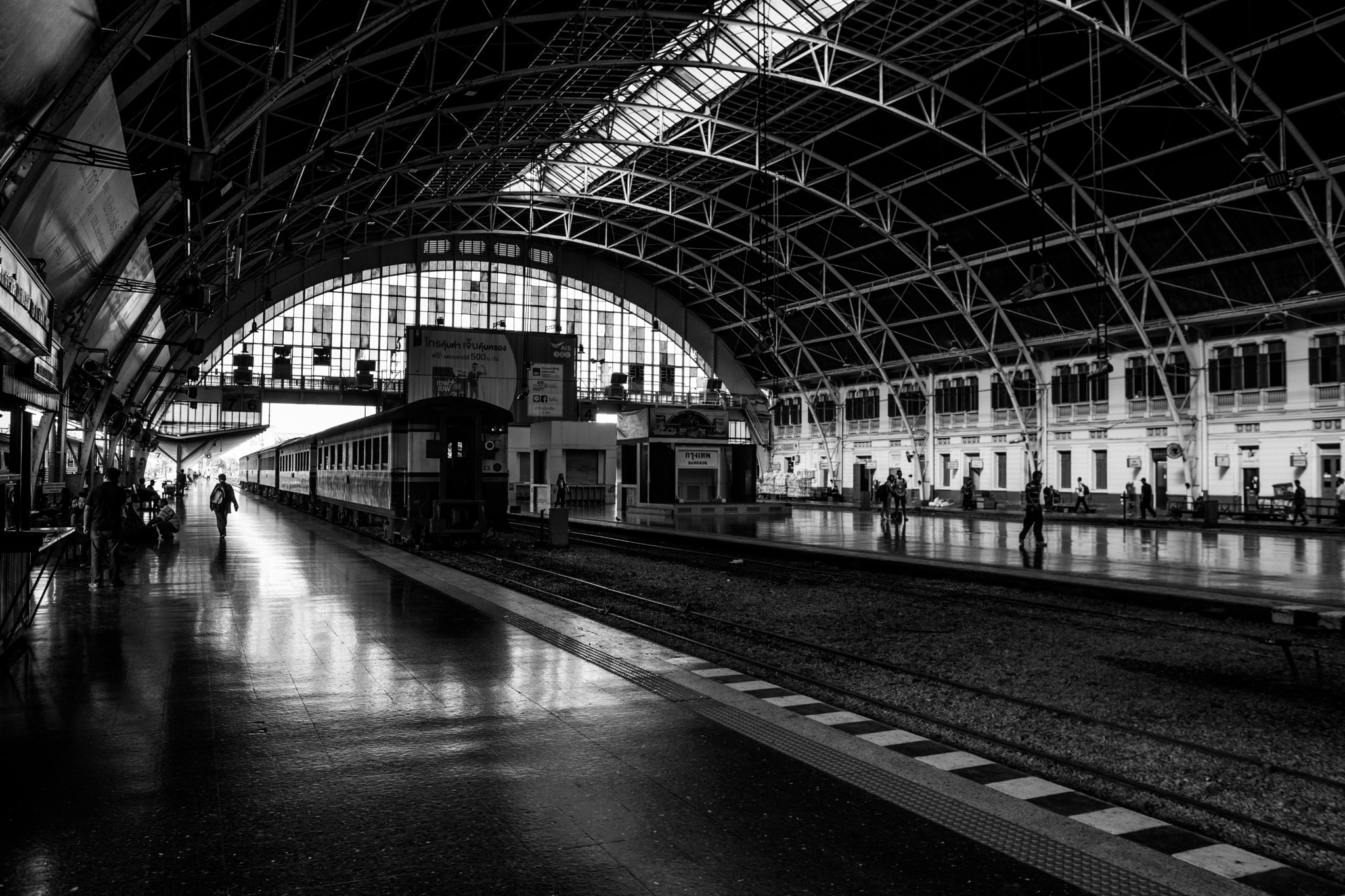 Canon EF 40mm F2.8 STM sample photo. Bangkok train station photography