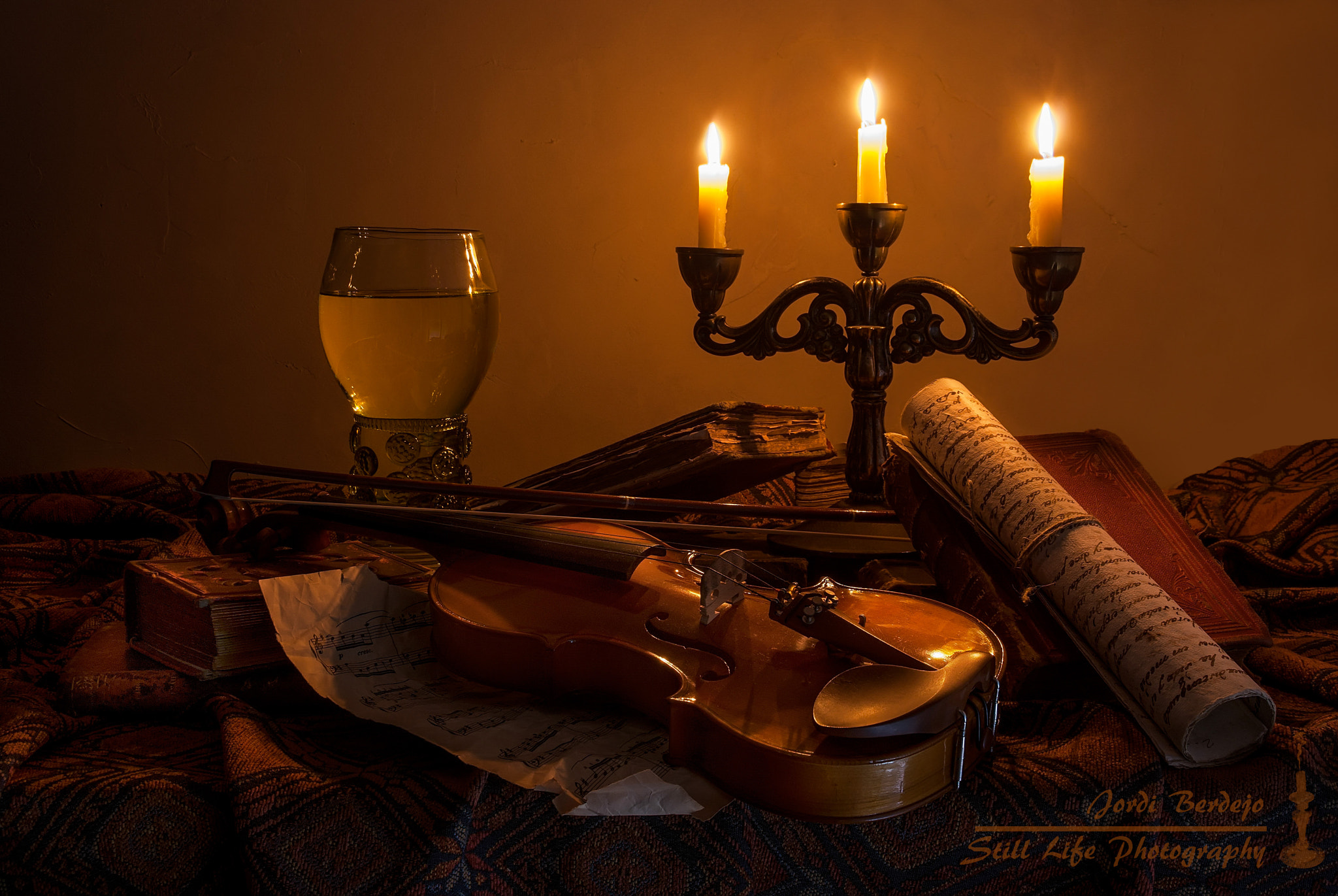 Pentax K200D + Tamron AF 18-200mm F3.5-6.3 XR Di II LD Aspherical (IF) Macro sample photo. Still life with candlestick, violin and roemer photography