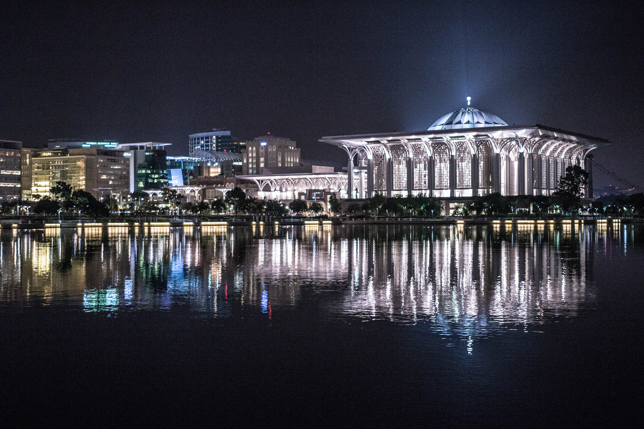 Sigma 18-35mm f/1.8 DC HSM sample photo. Masjid besi putrajaya photography
