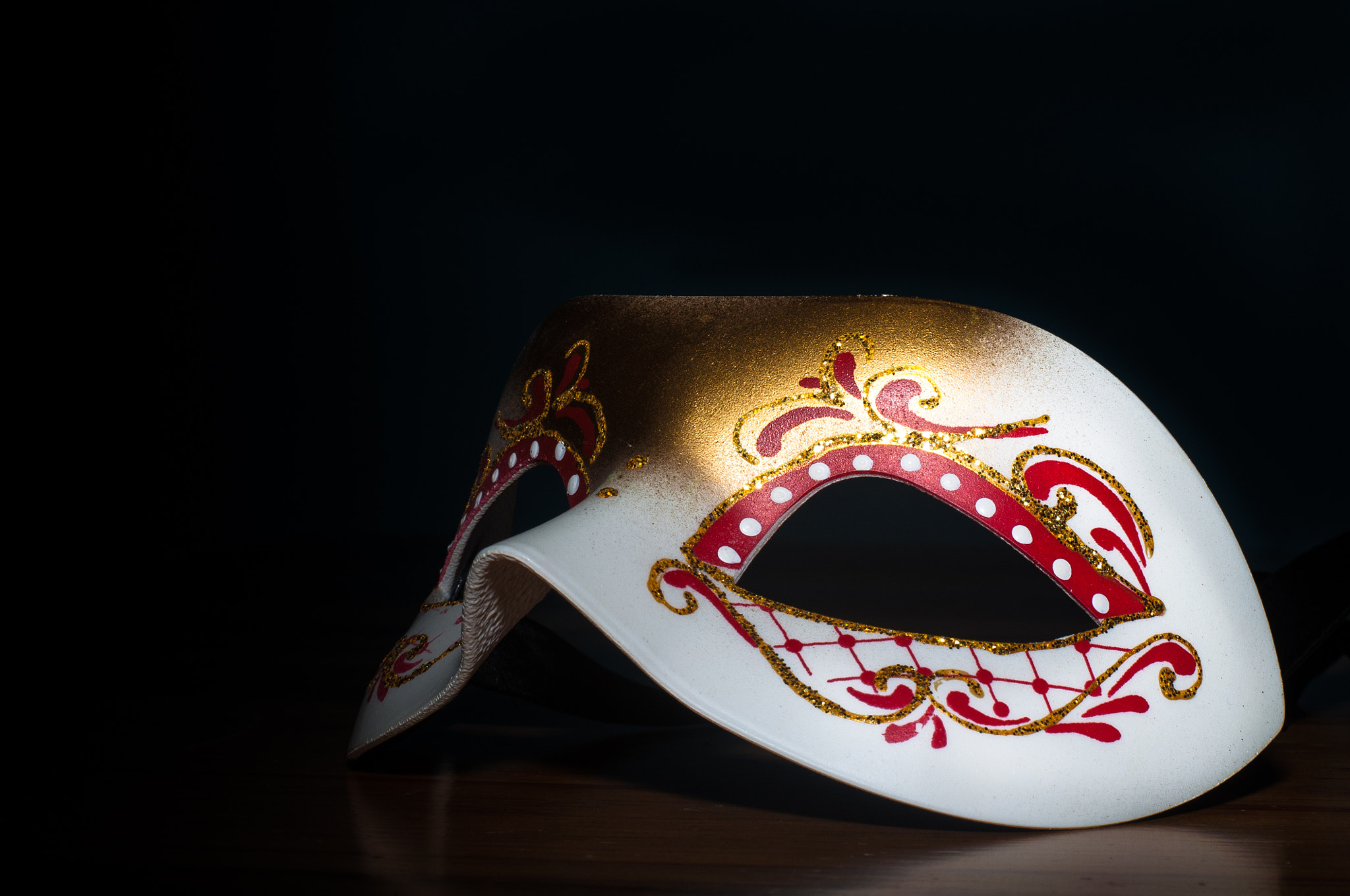 Nikon D5000 sample photo. Mask photography