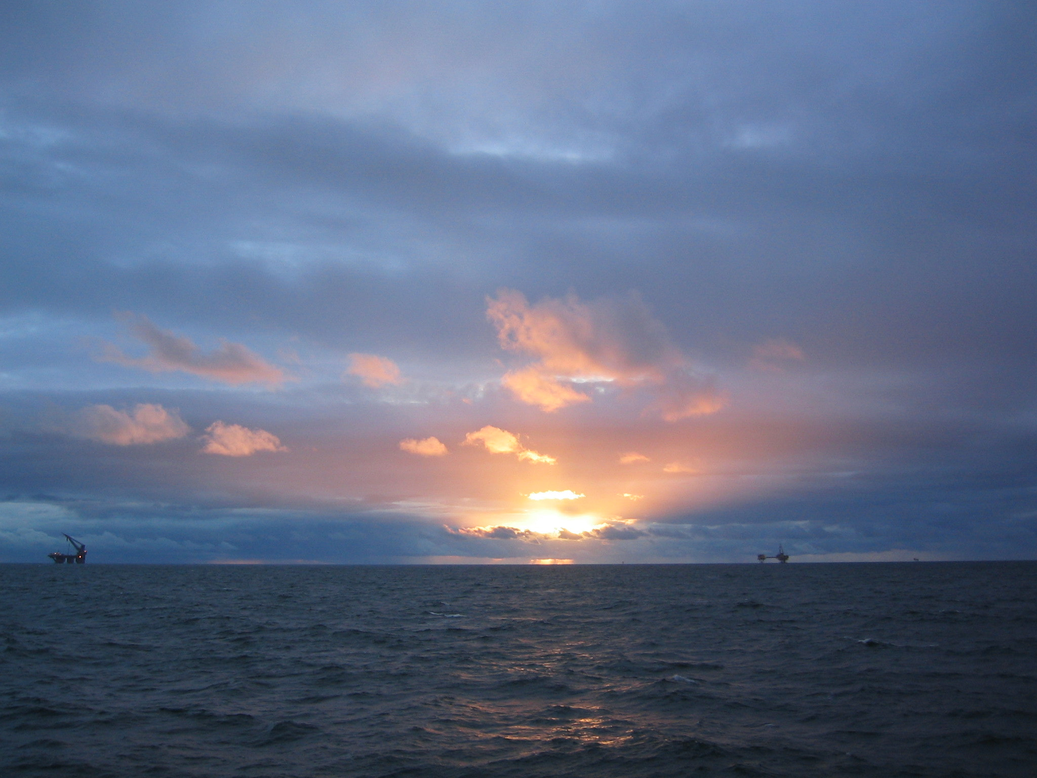 Canon DIGITAL IXUS V3 sample photo. Overshining sun at the northe sea photography
