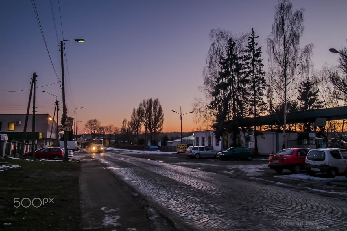 Fujifilm X-E1 + Fujifilm XF 18mm F2 R sample photo. Ulica dojazdowa photography