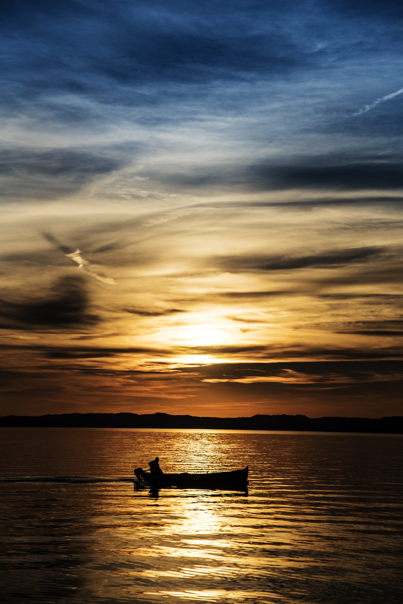 Nikon D750 + Sigma 24-105mm F4 DG OS HSM Art sample photo. Rowing at sunset photography