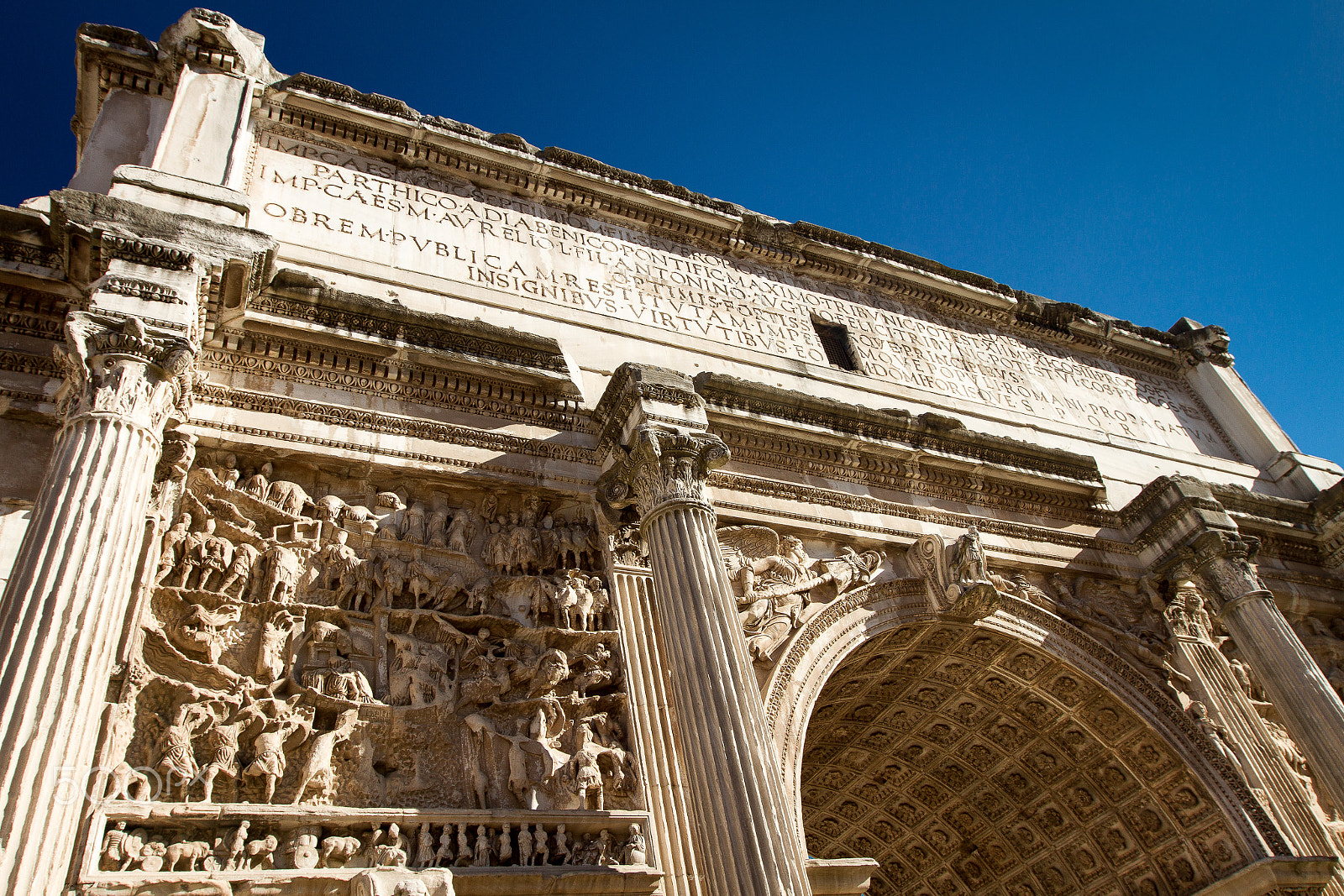 Canon EOS 7D + Canon EF 16-35mm F2.8L II USM sample photo. Arch of septimius severus in rome photography