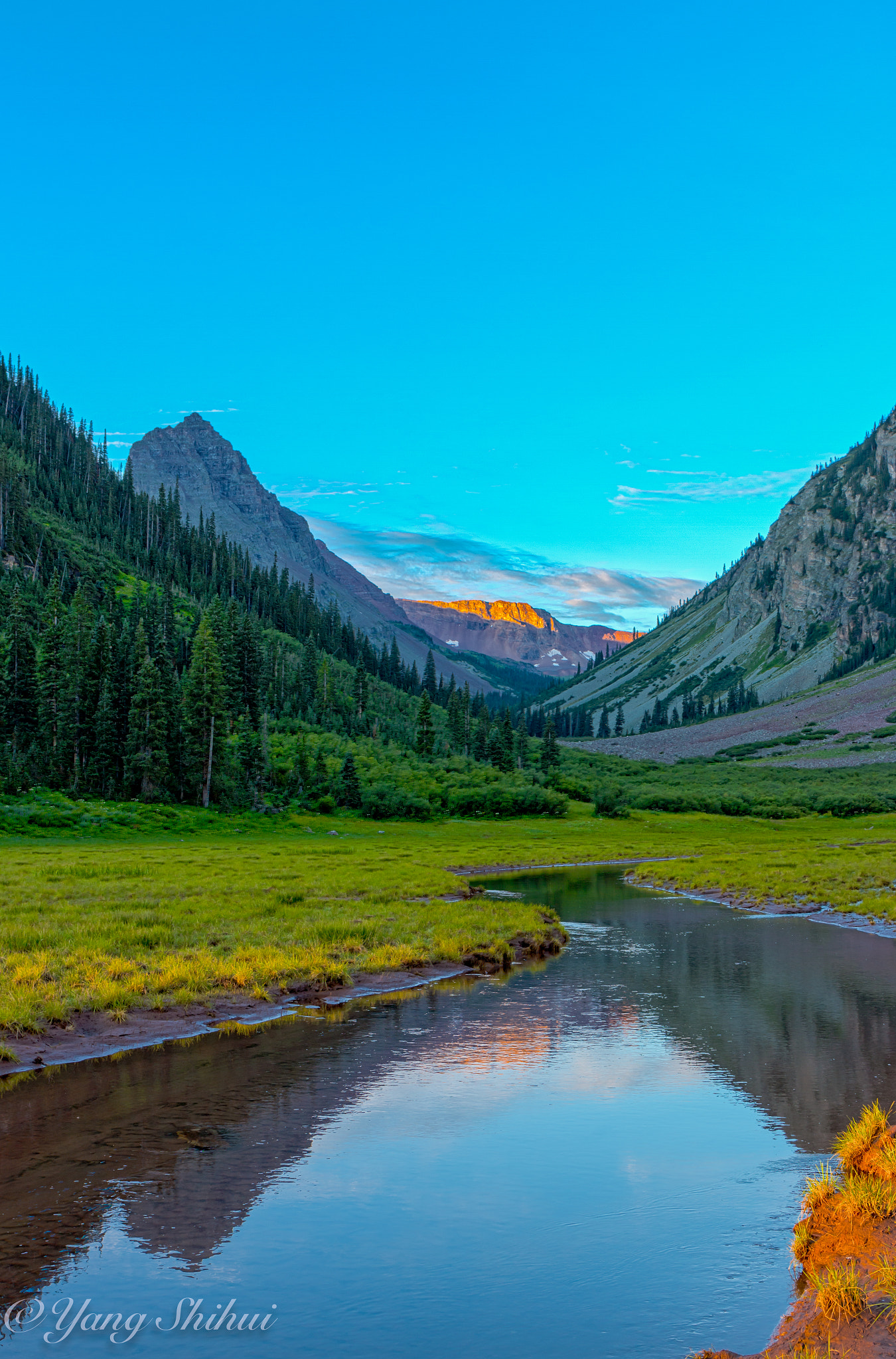 Canon EF 24-70mm F4L IS USM sample photo. Maroon bells trail photography