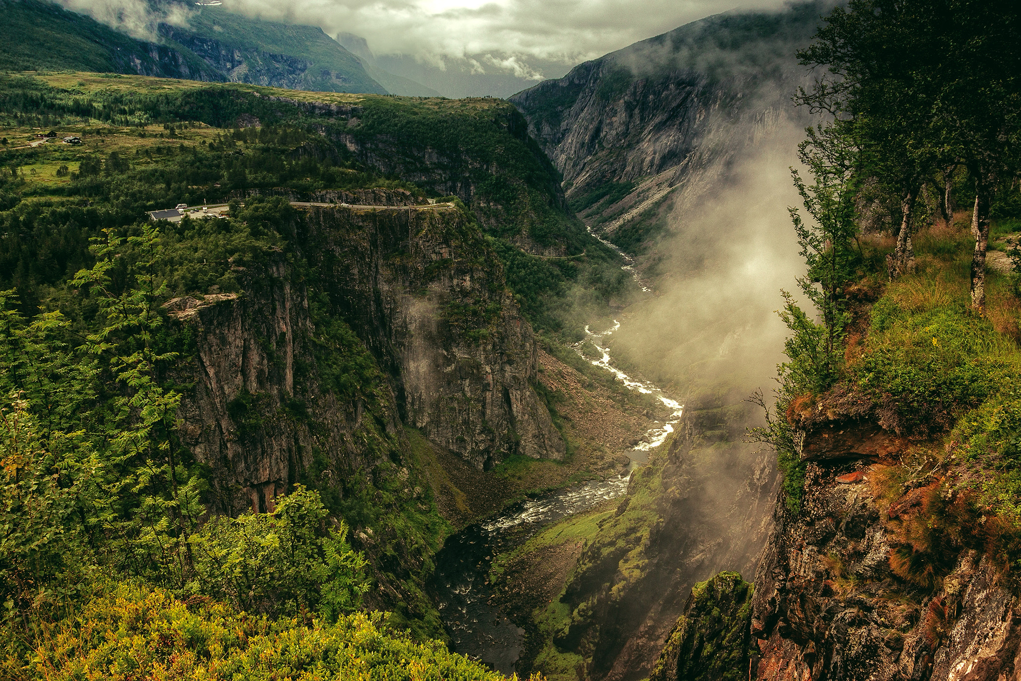 Sony SLT-A65 (SLT-A65V) + 17-50mm F2.8 sample photo. The canyon of voringfossen photography
