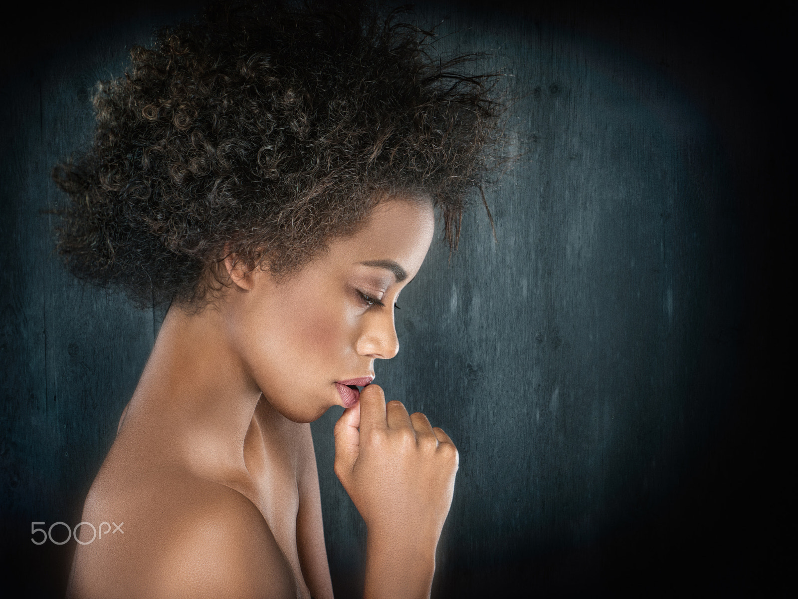 ZEISS Batis 85mm F1.8 sample photo. Nachdenklich photography