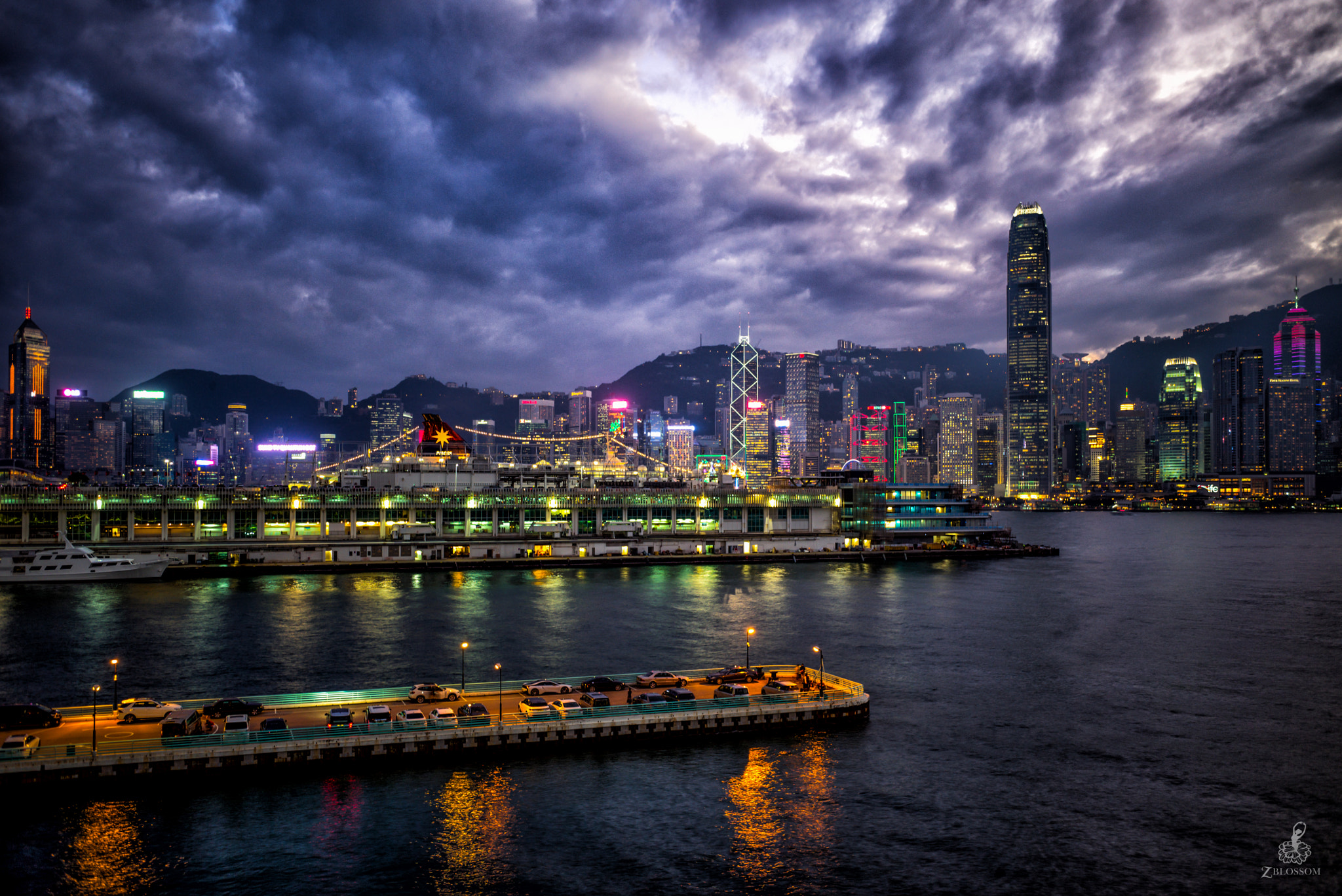 Leica M (Typ 240) + Leica Summaron-M 28mm F5.6 sample photo. View of victoria harbour from kowloon side photography