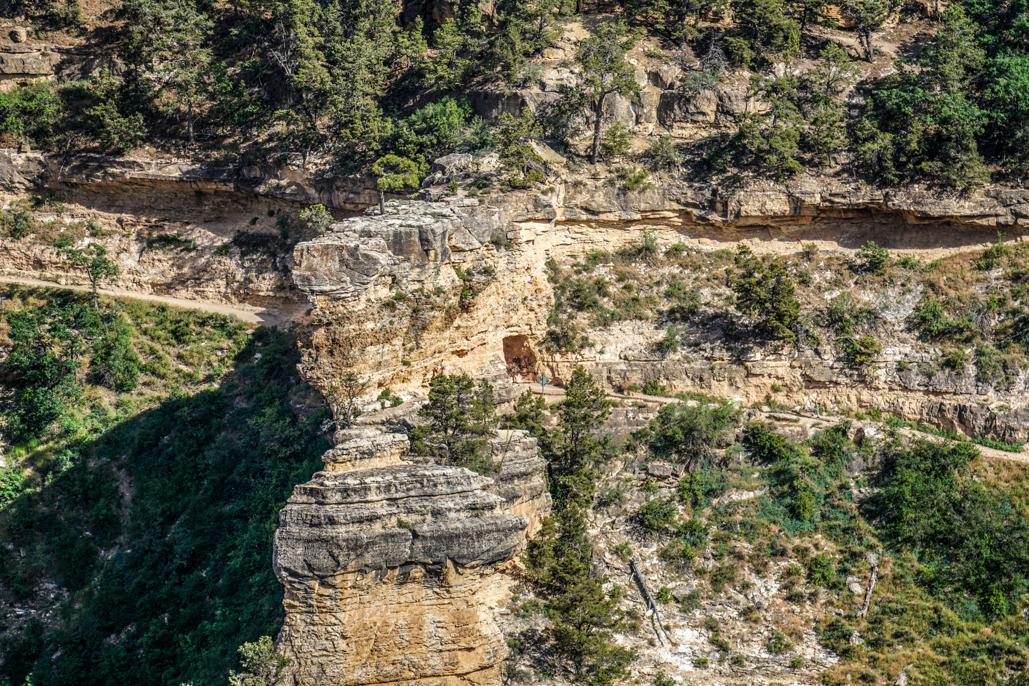 Sony a7R II + Sony FE 70-300mm F4.5-5.6 G OSS sample photo. Grand canyon photography