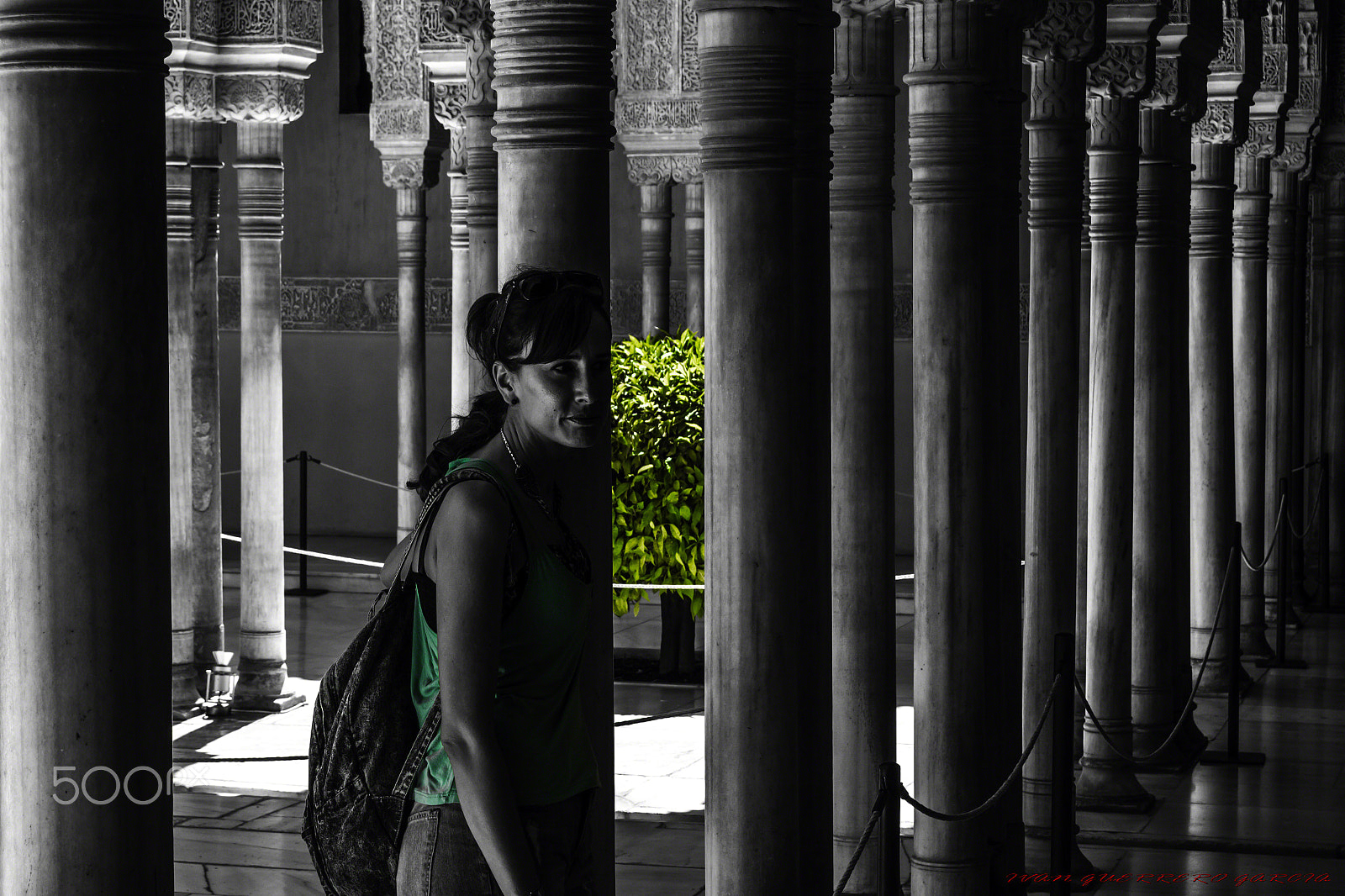 Canon EF-S 17-55mm F2.8 IS USM sample photo. Retrato en la alhambra. photography