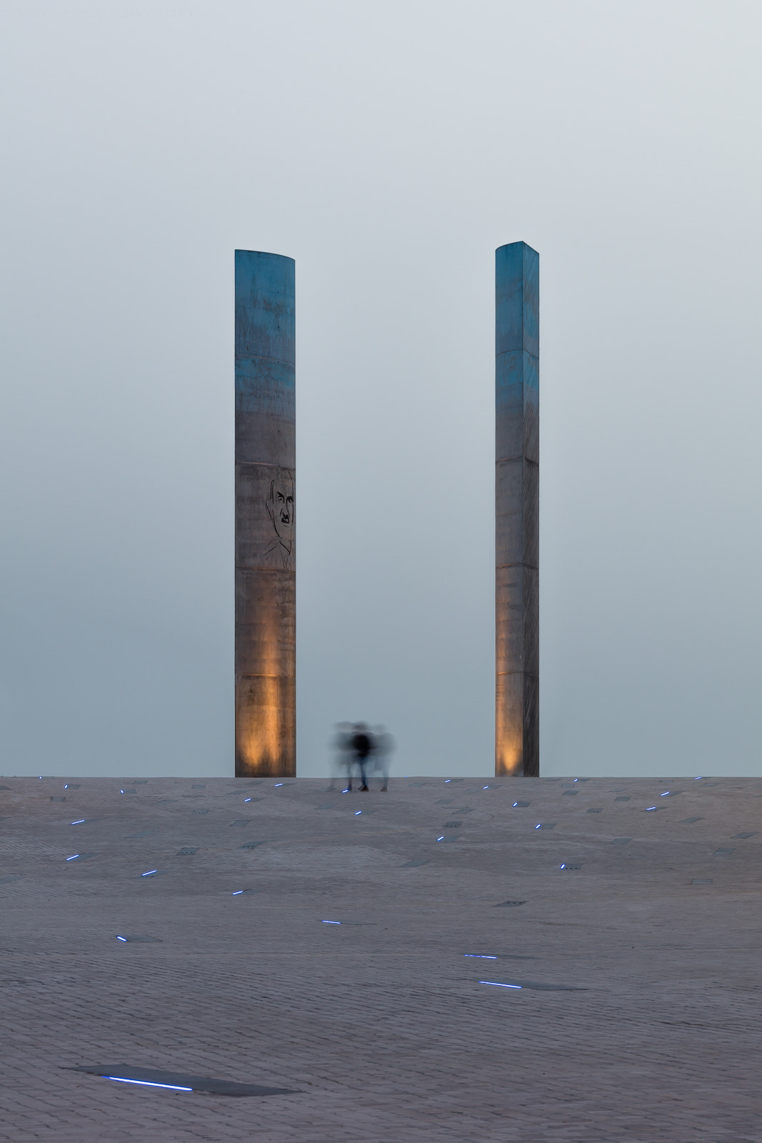 Canon EOS 5DS R + Canon EF 70-200mm F4L IS USM sample photo. Pillars - portugal, lisbon photography