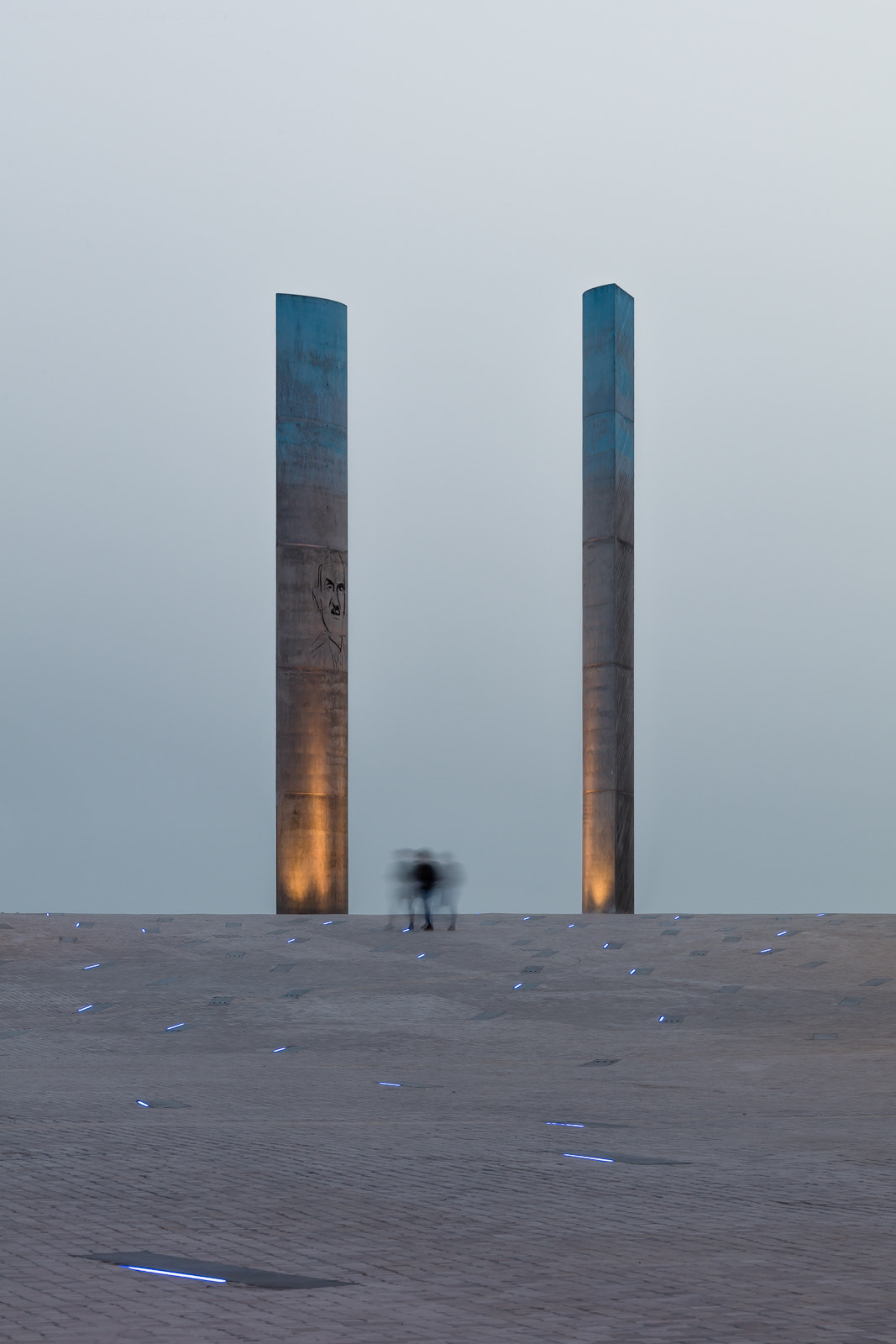 Canon EF 70-200mm F4L IS USM sample photo. Pillars - portugal, lisbon photography