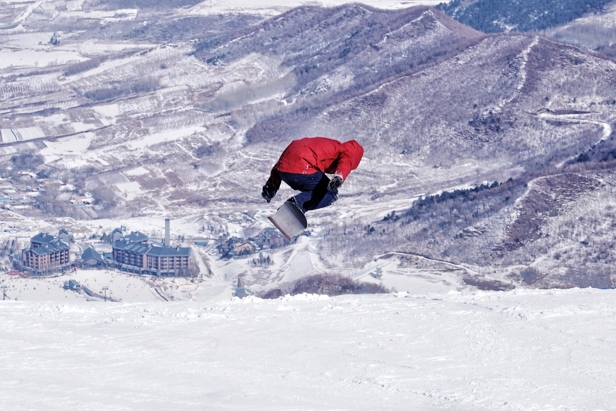 Sony a7R II + Sony FE 70-200mm F4 G OSS sample photo. Jump , lake songhua ski resort photography