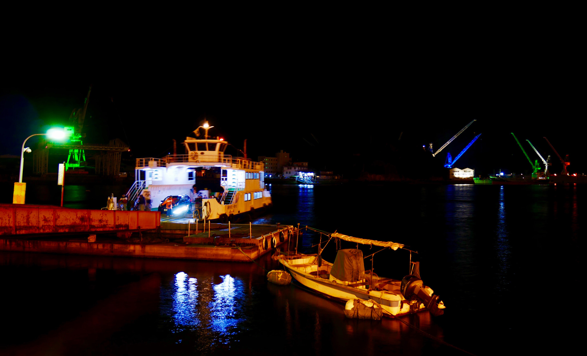 Panasonic Lumix DMC-GX85 (Lumix DMC-GX80 / Lumix DMC-GX7 Mark II) + Panasonic Lumix G Vario HD 12-32mm F3.5-5.6 Mega OIS sample photo. 桟橋 pier photography