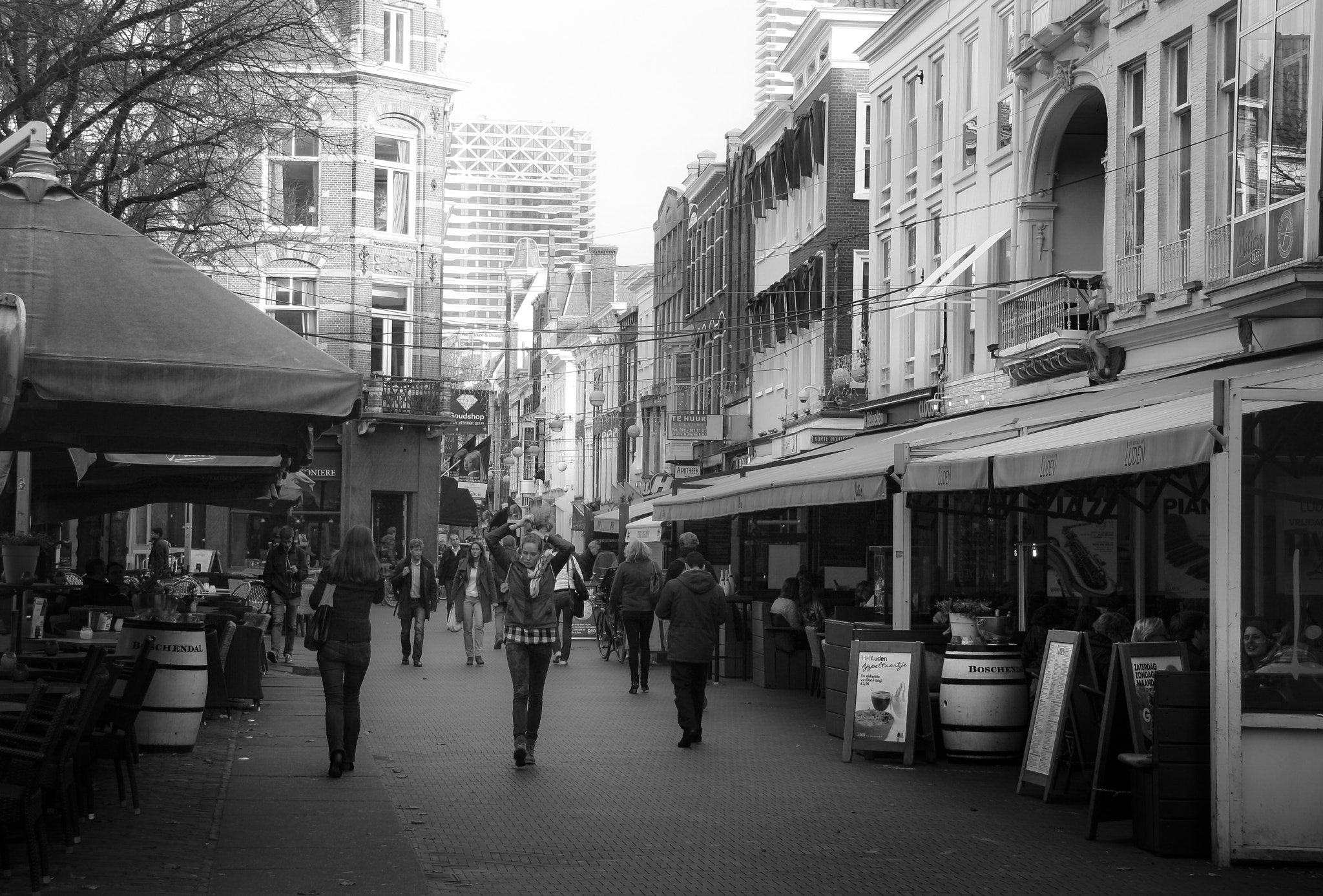 Canon EF-S 18-200mm F3.5-5.6 IS sample photo. Once upon a time in the hague photography