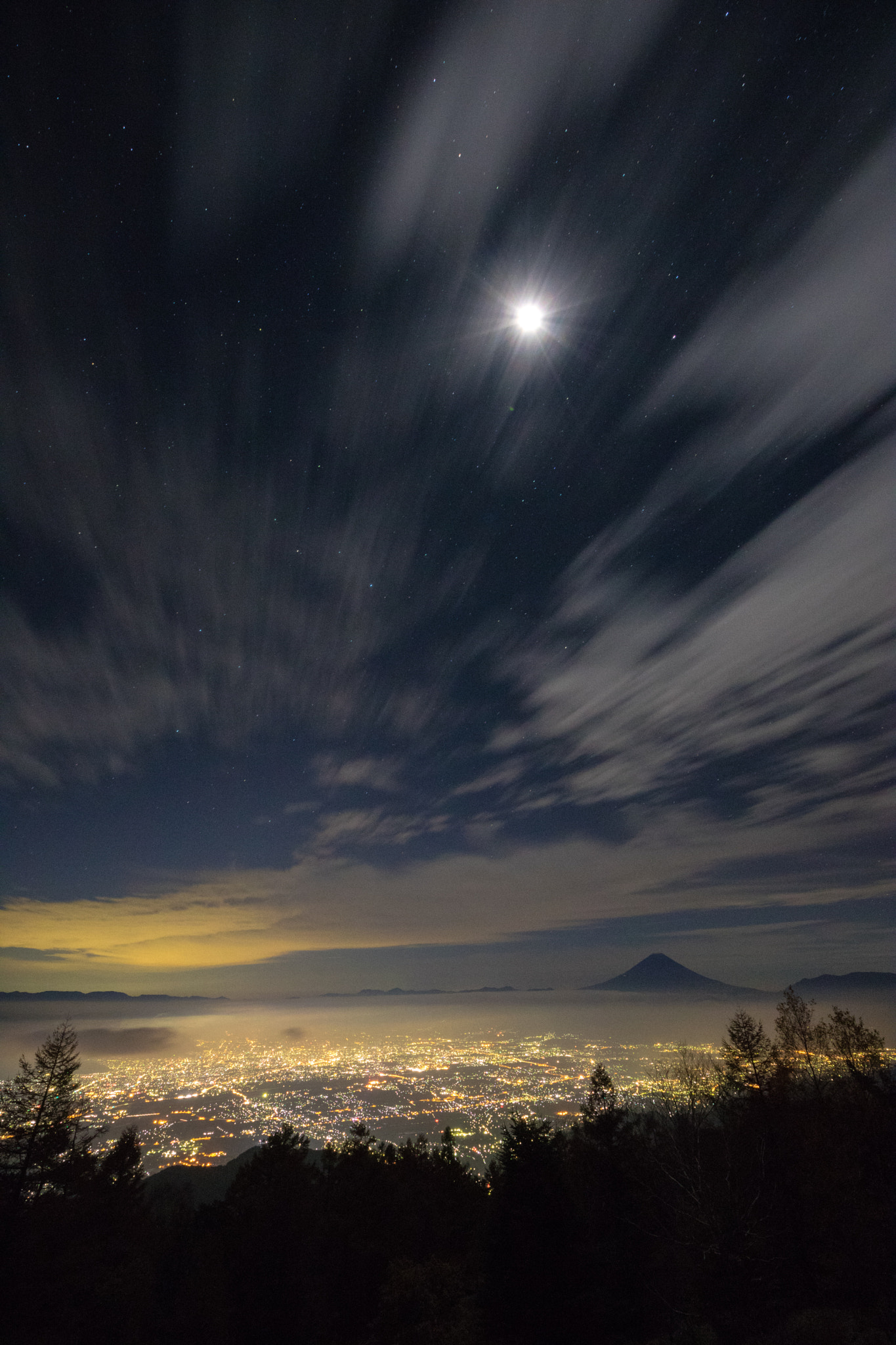 Sigma 8-16mm F4.5-5.6 DC HSM sample photo. Mt.fuji midnight photography