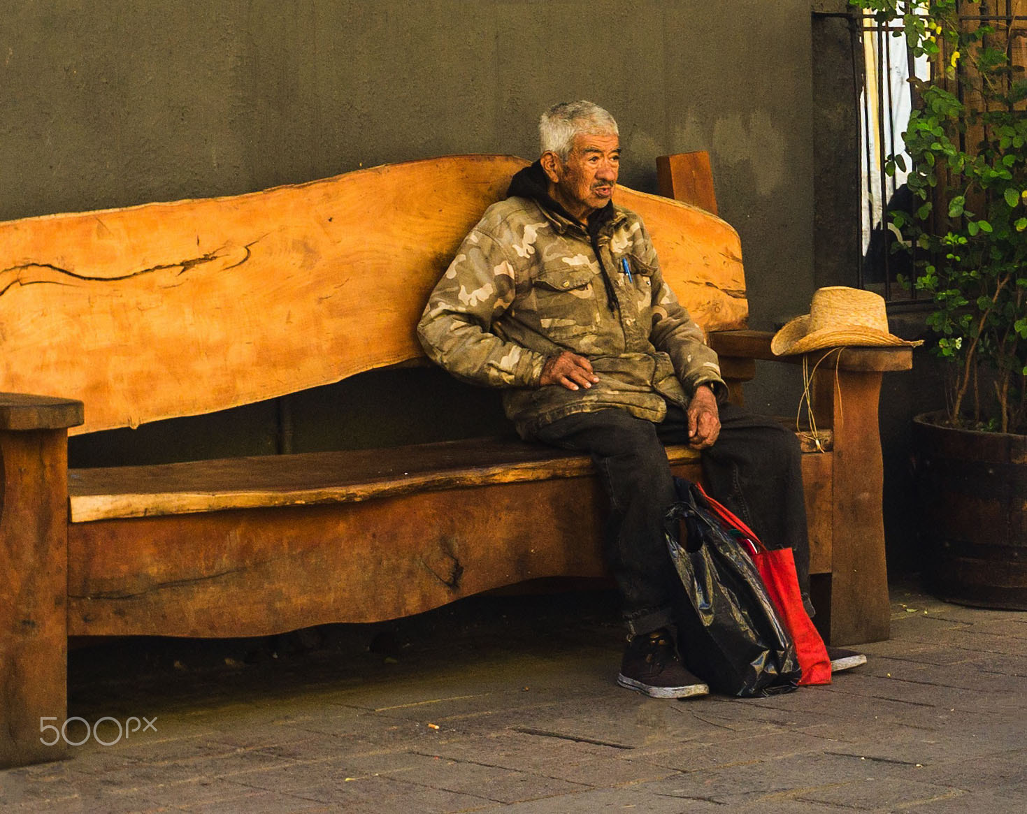 Leica M9 + Summicron-M 35mm f/2 (IV) sample photo. Mexican worker photography