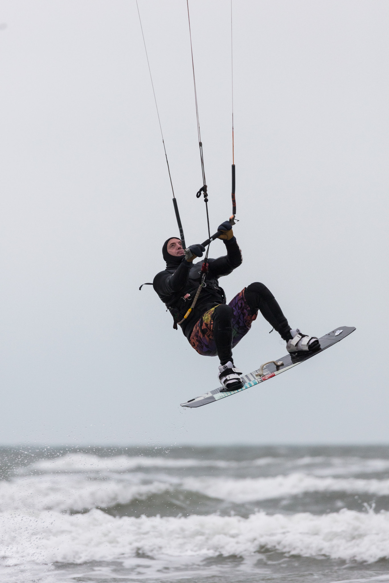 Canon EOS 5DS R + Canon EF 100-400mm F4.5-5.6L IS II USM sample photo. Newborough kite surfers #1 photography