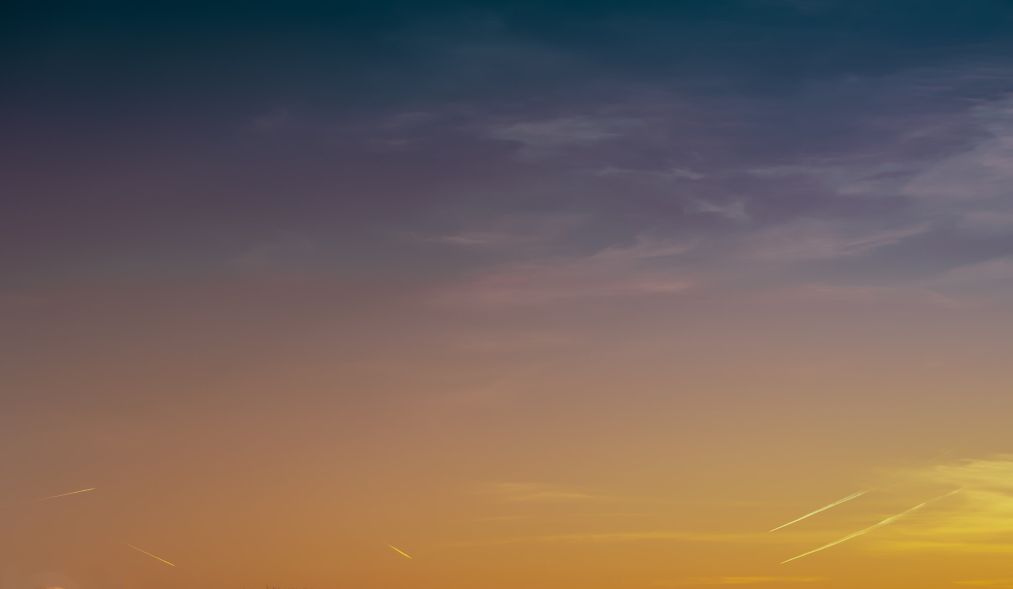 Sony a7 + Sony FE 70-200mm F4 G OSS sample photo. More airplanes photography