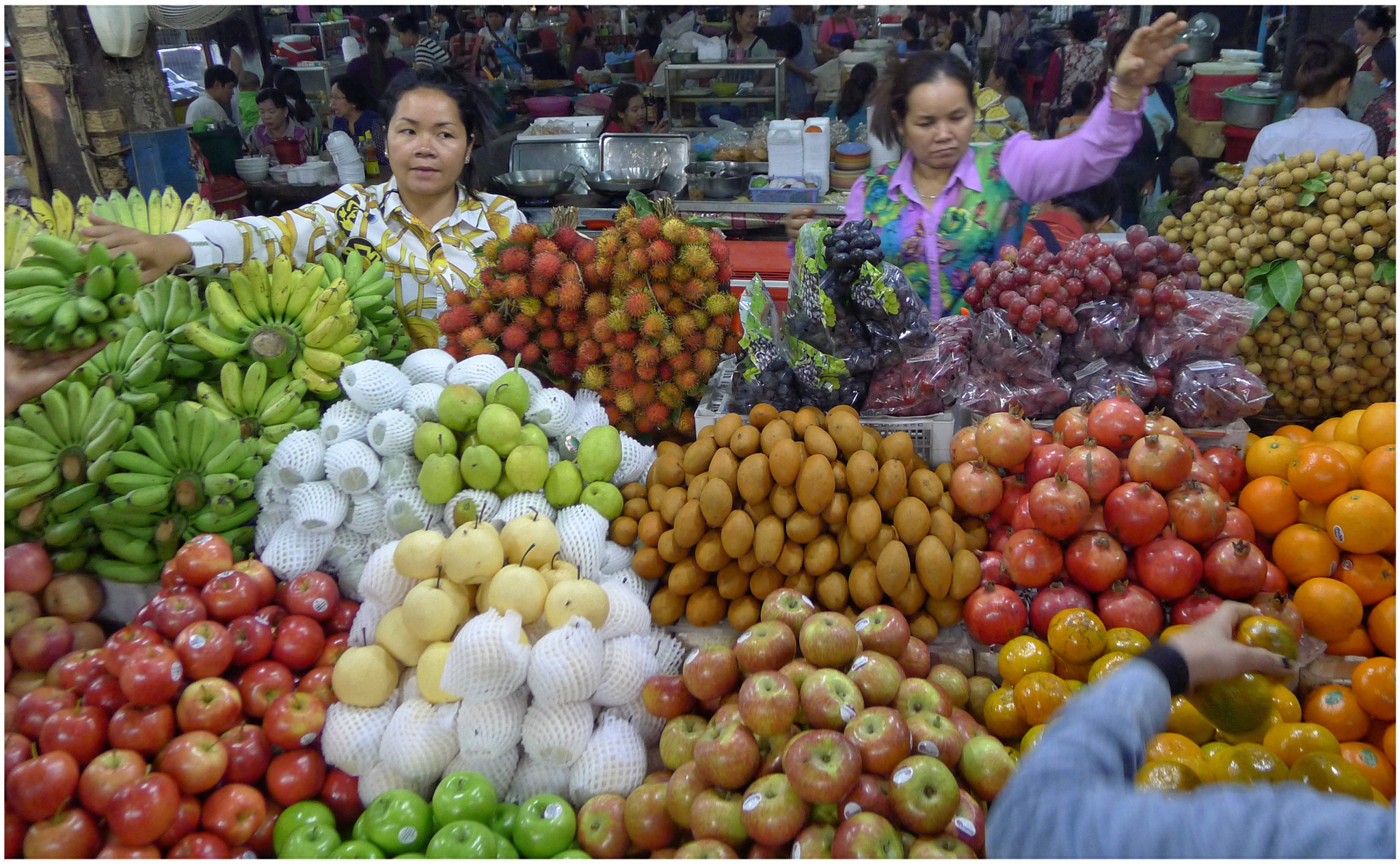 Leica D-LUX 5 sample photo. Siam reap market  photography
