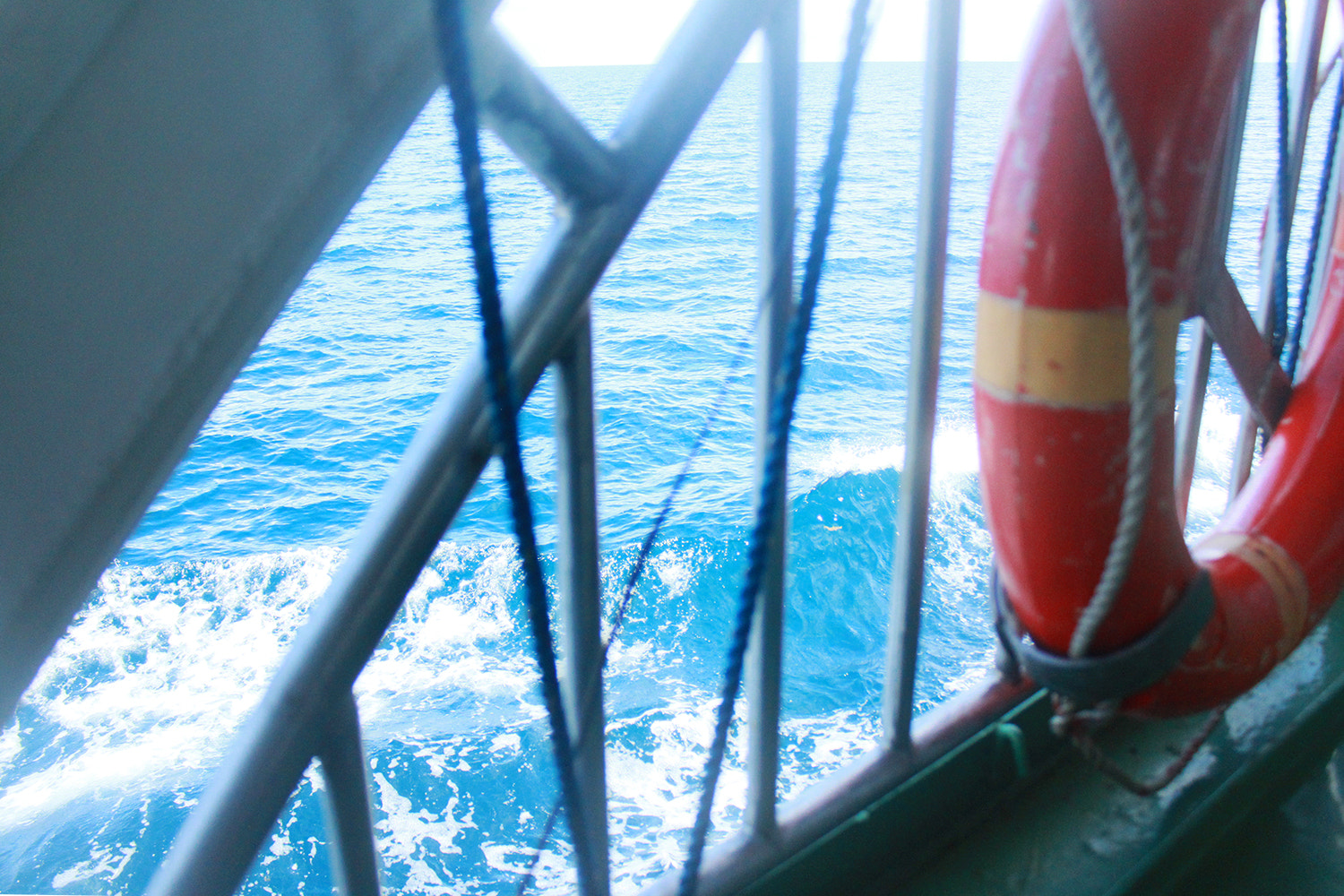 Canon EF-S 18-55mm F3.5-5.6 IS sample photo. En route to an island in eastern cebu. photography
