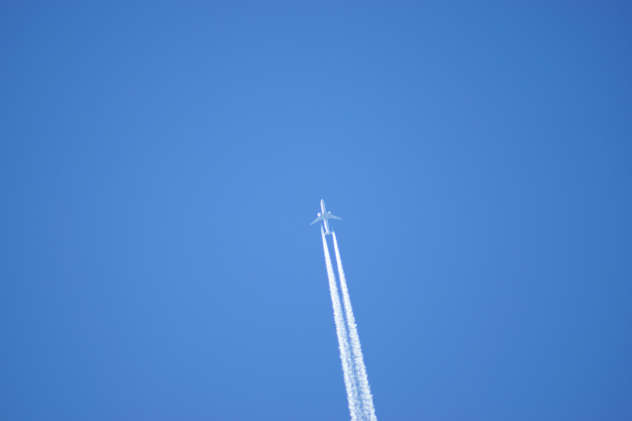 Sony SLT-A65 (SLT-A65V) sample photo. Airplane photography