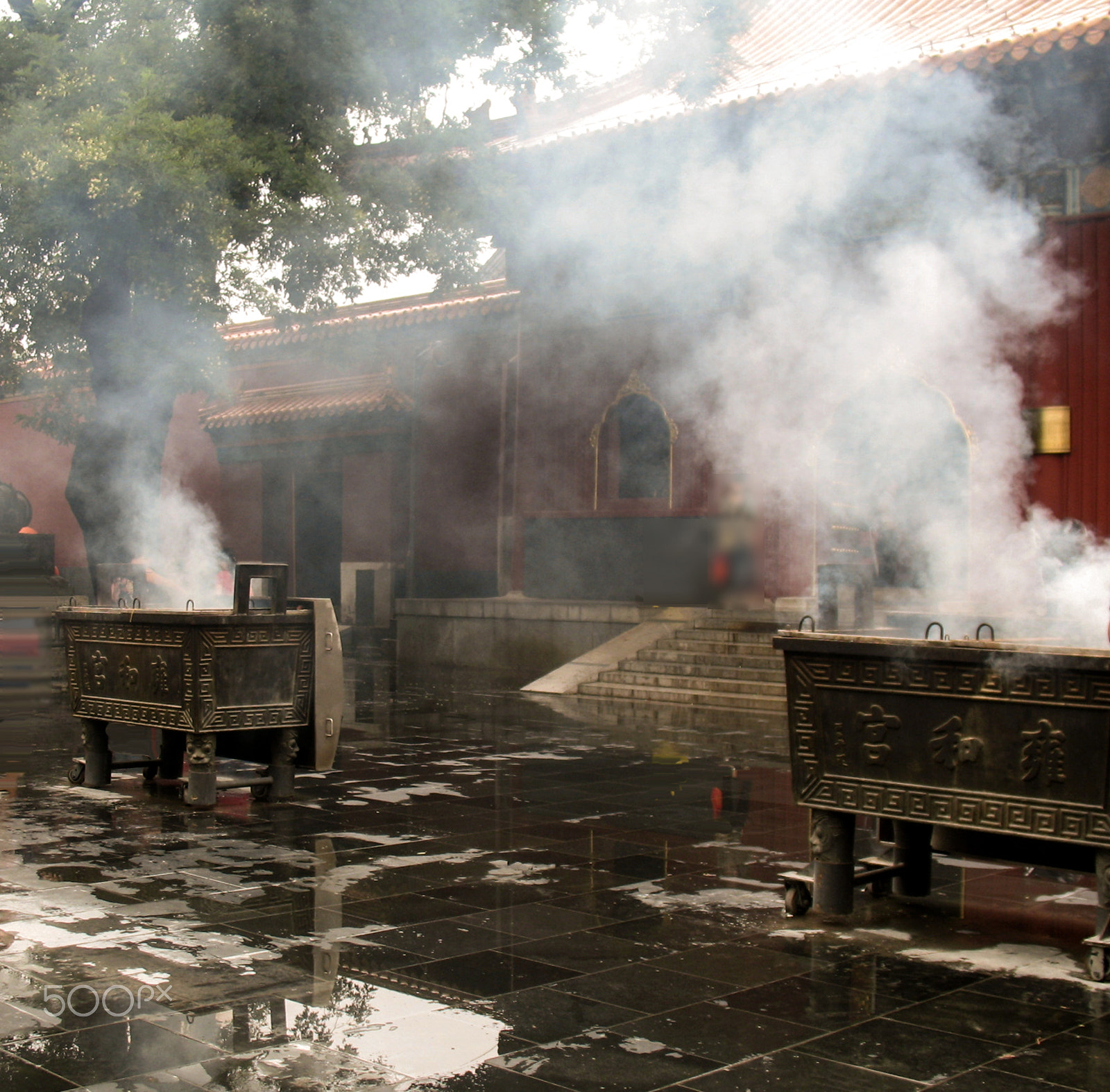 Canon POWERSHOT A620 sample photo. Clouds of incense photography