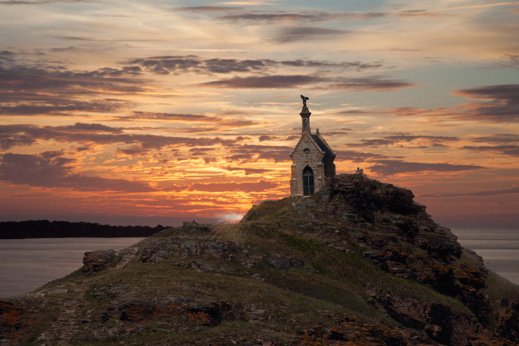 150-600mm F5-6.3 DG OS HSM | Contemporary 015 sample photo. The chapel in the last light photography