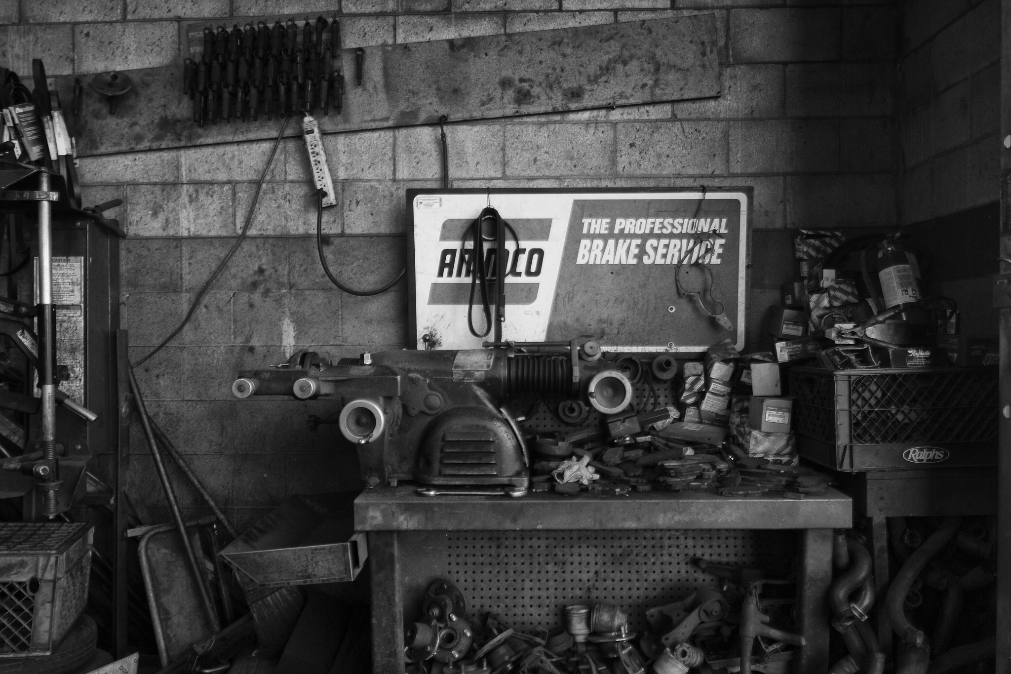 Canon EOS 60D sample photo. Autoshop photography