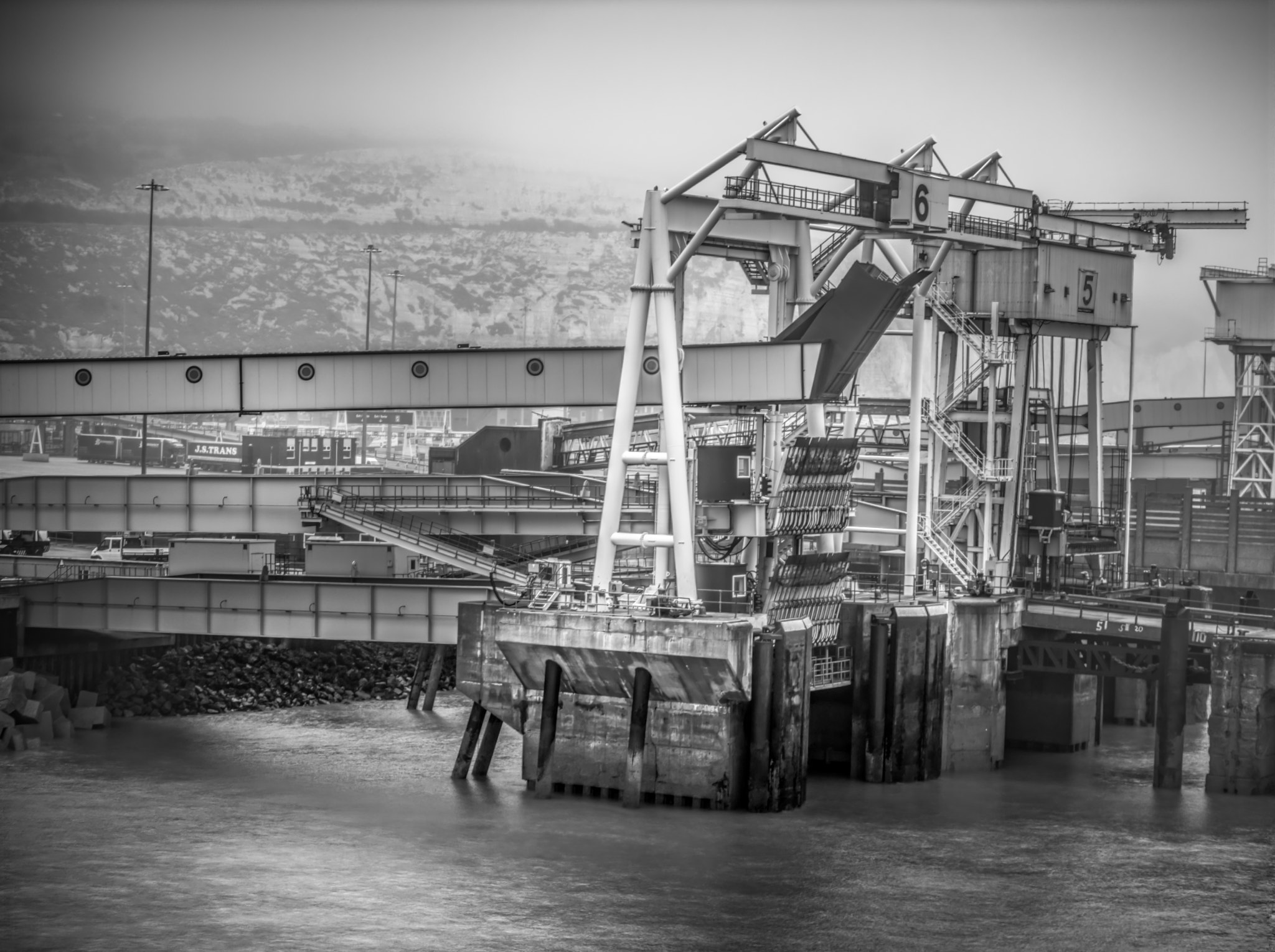 Panasonic Leica DG Nocticron 42.5mm F1.2 ASPH OIS sample photo. Dover ferry crane photography