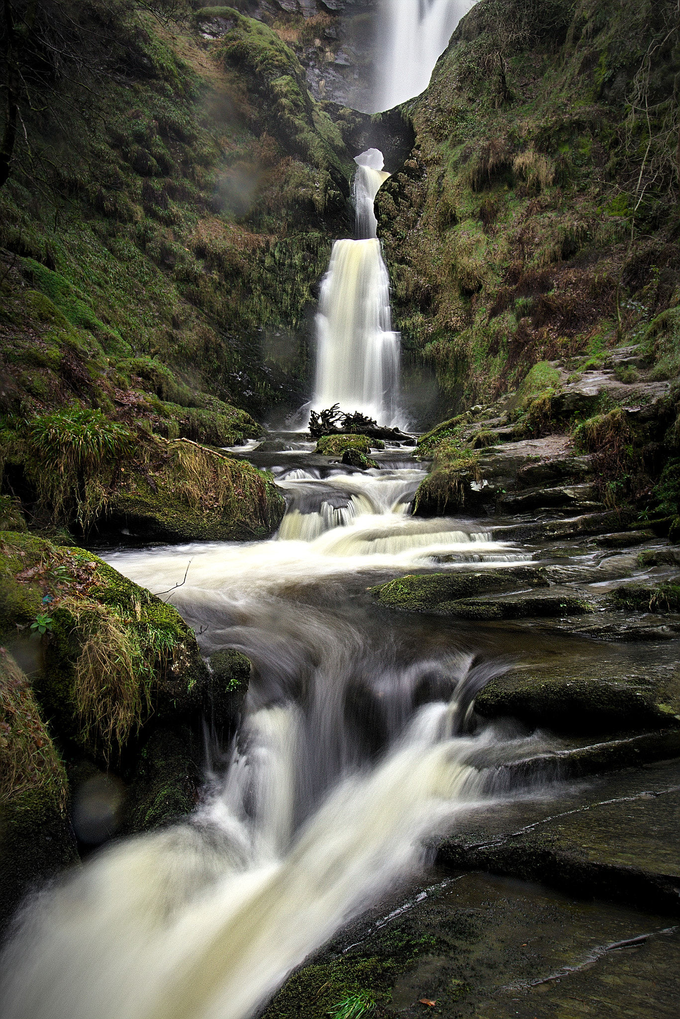 Canon EOS 100D (EOS Rebel SL1 / EOS Kiss X7) + Canon EF-S 10-18mm F4.5–5.6 IS STM sample photo. Pistyll rhaeadr photography