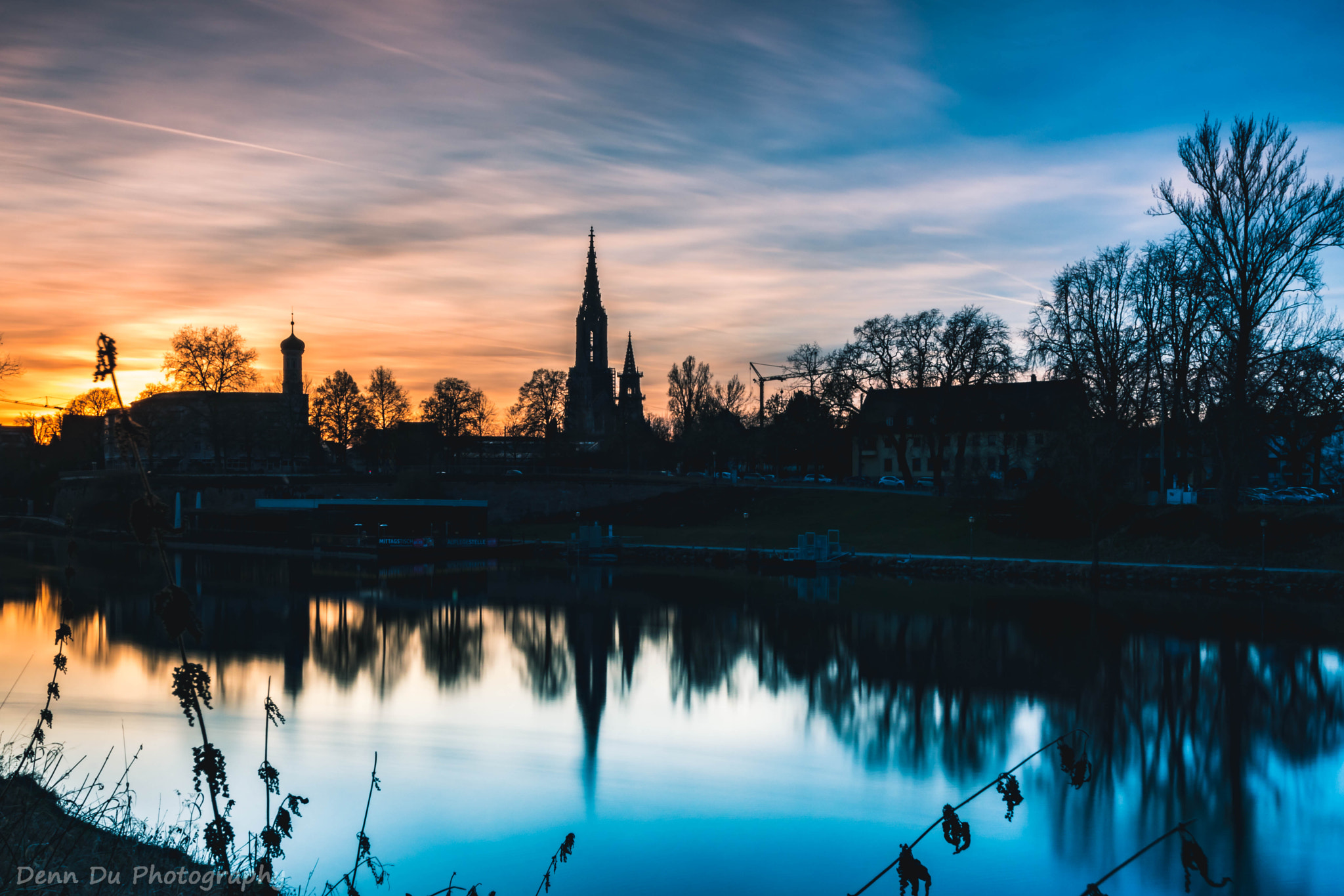Sony ILCA-77M2 sample photo. Ulmer münster und donau bei sonnenuntergang photography