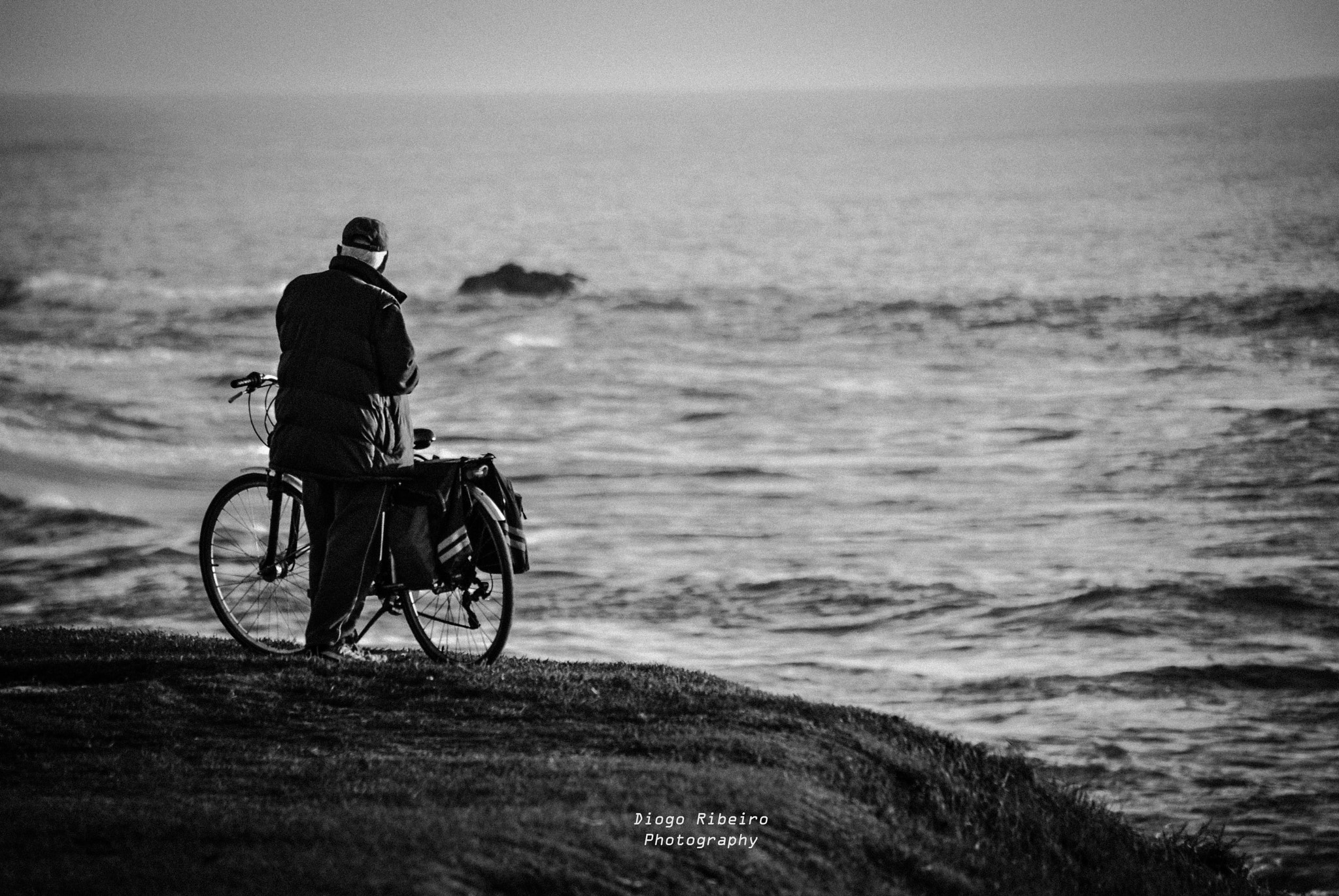 Nikon D3000 sample photo. Observando o horizonte photography