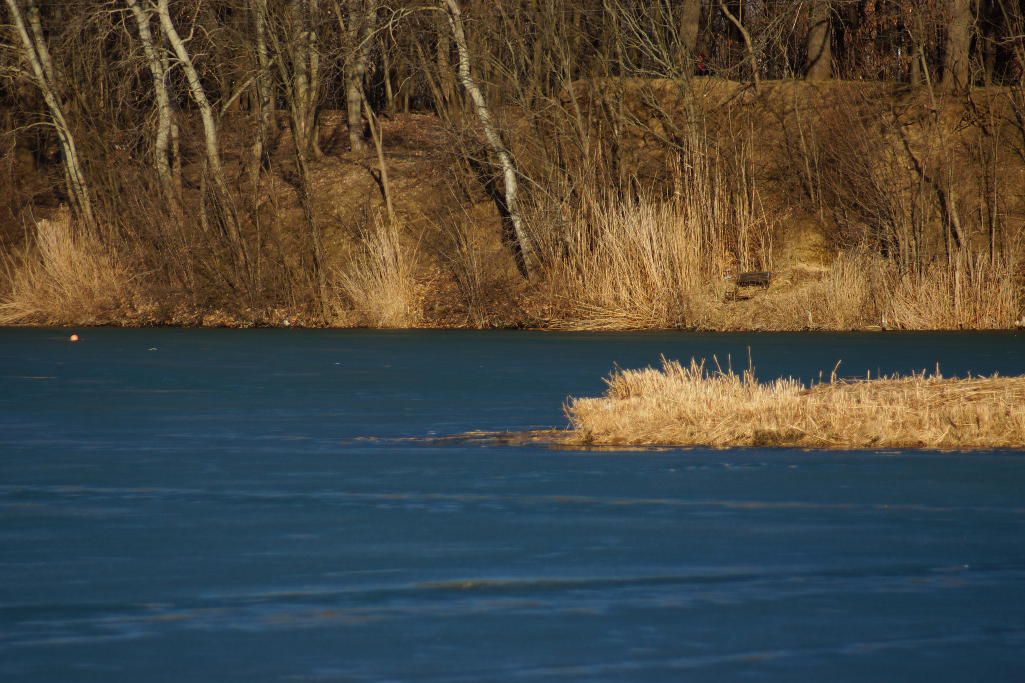 Minolta AF 70-210mm F4.5-5.6 [II] sample photo. Frozen lake  photography