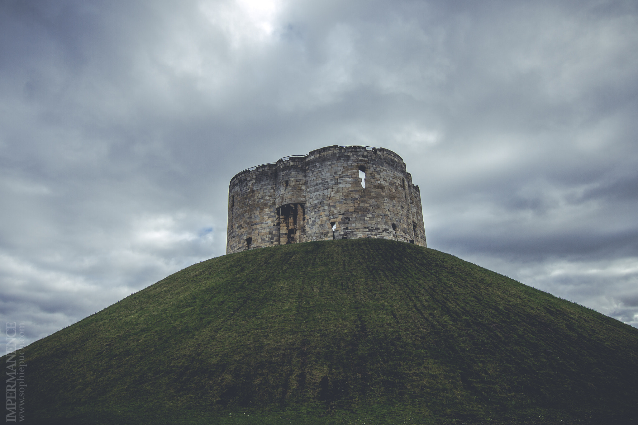 Canon EOS 7D sample photo. Clifford's tower photography