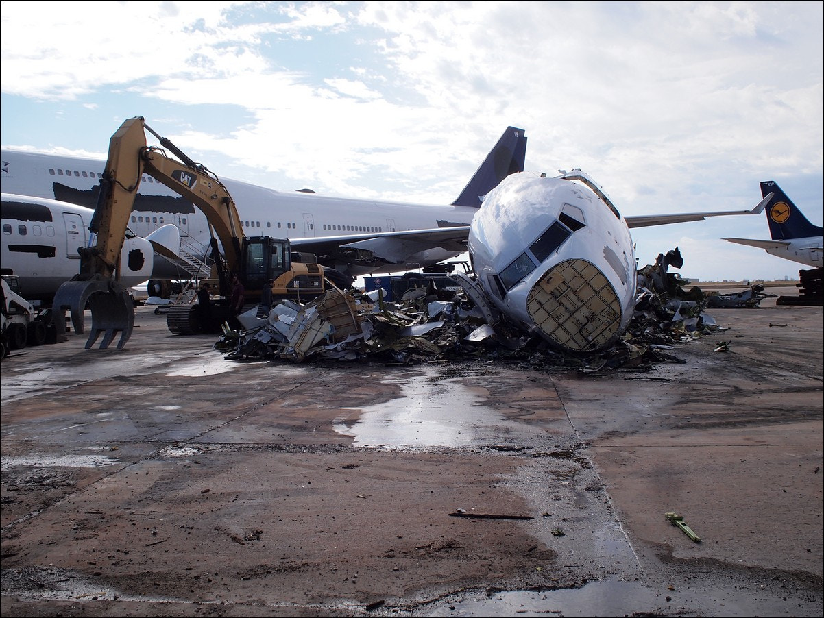 Olympus PEN E-PL2 sample photo. Lufthansa boneyard: 16nov2013 photography