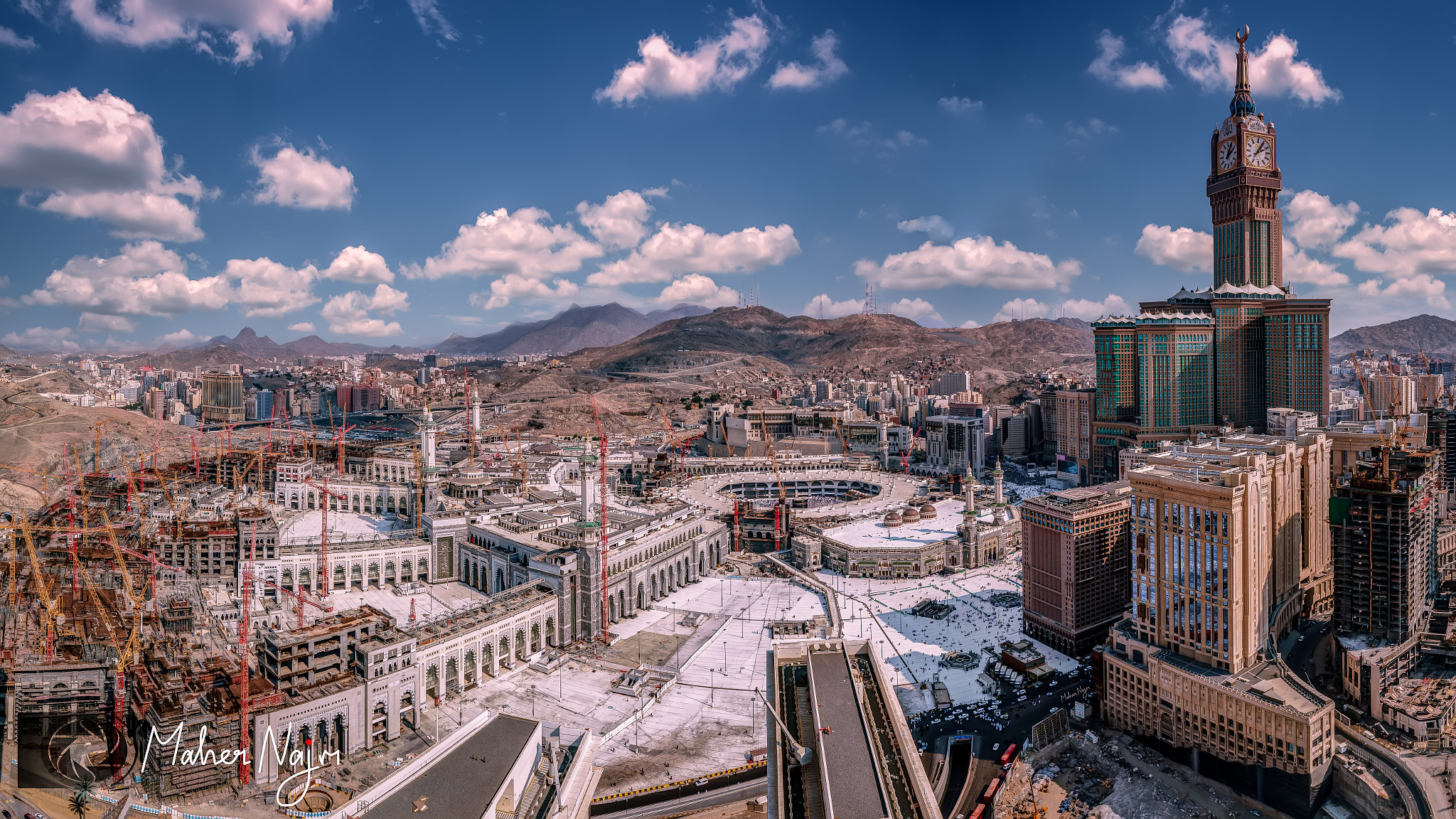 Sony FE 28-70mm F3.5-5.6 OSS sample photo. Sacred mosque photography