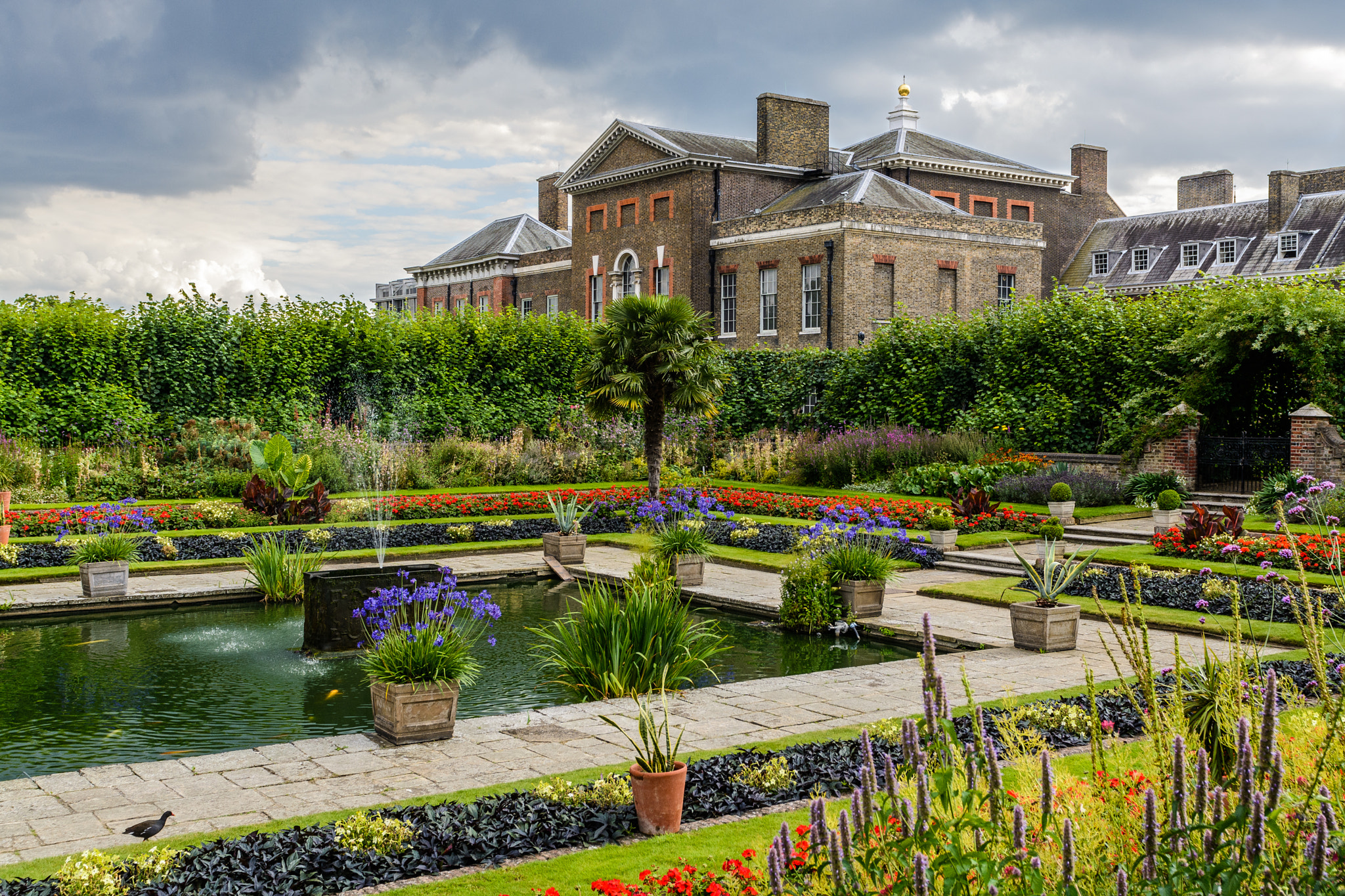 Nikon AF-S Nikkor 24-70mm F2.8G ED sample photo. Jardines y palacio de kensington photography