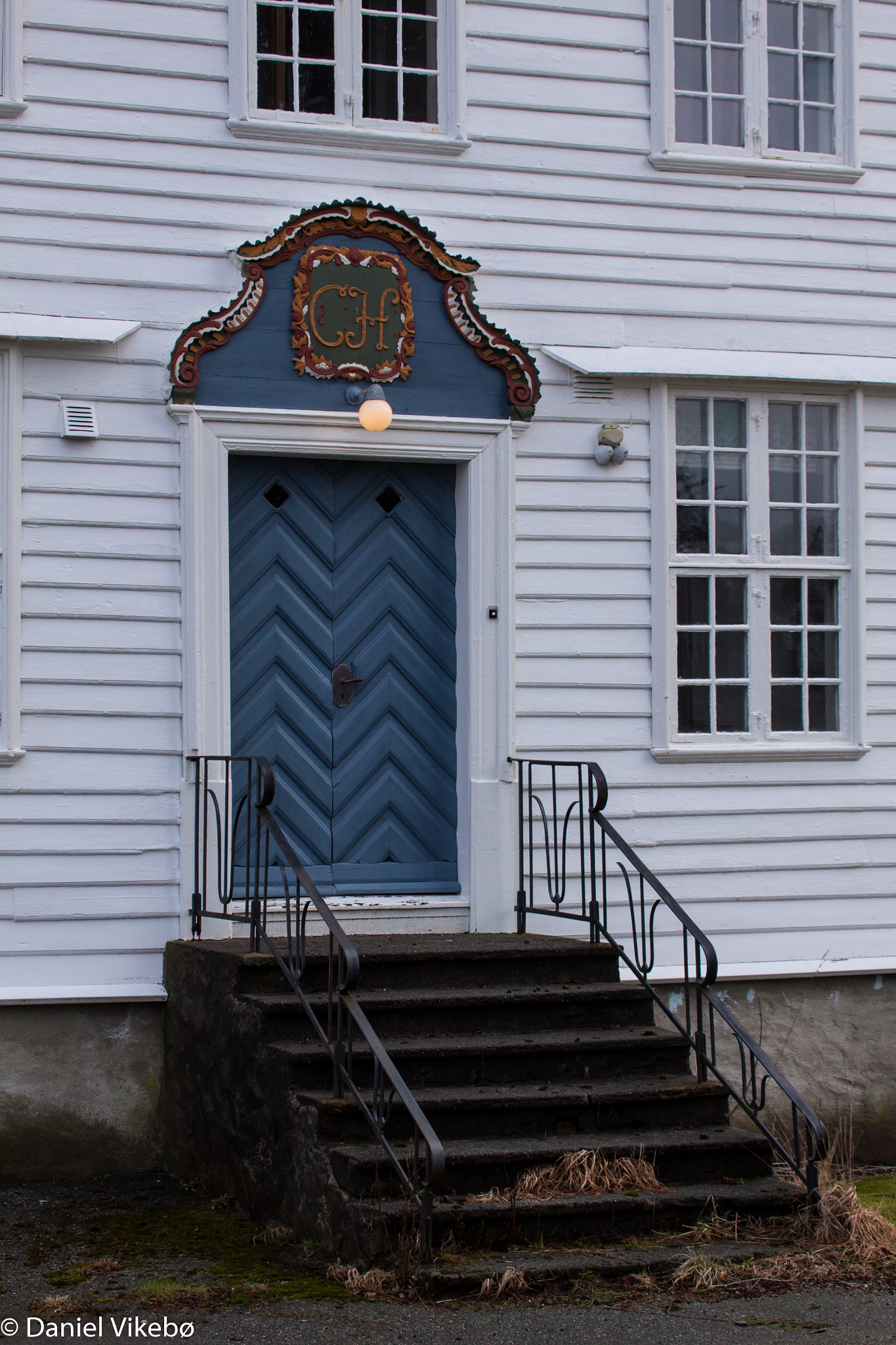 Sigma 50-500mm f/4-6.3 APO HSM EX sample photo. Old door. photography