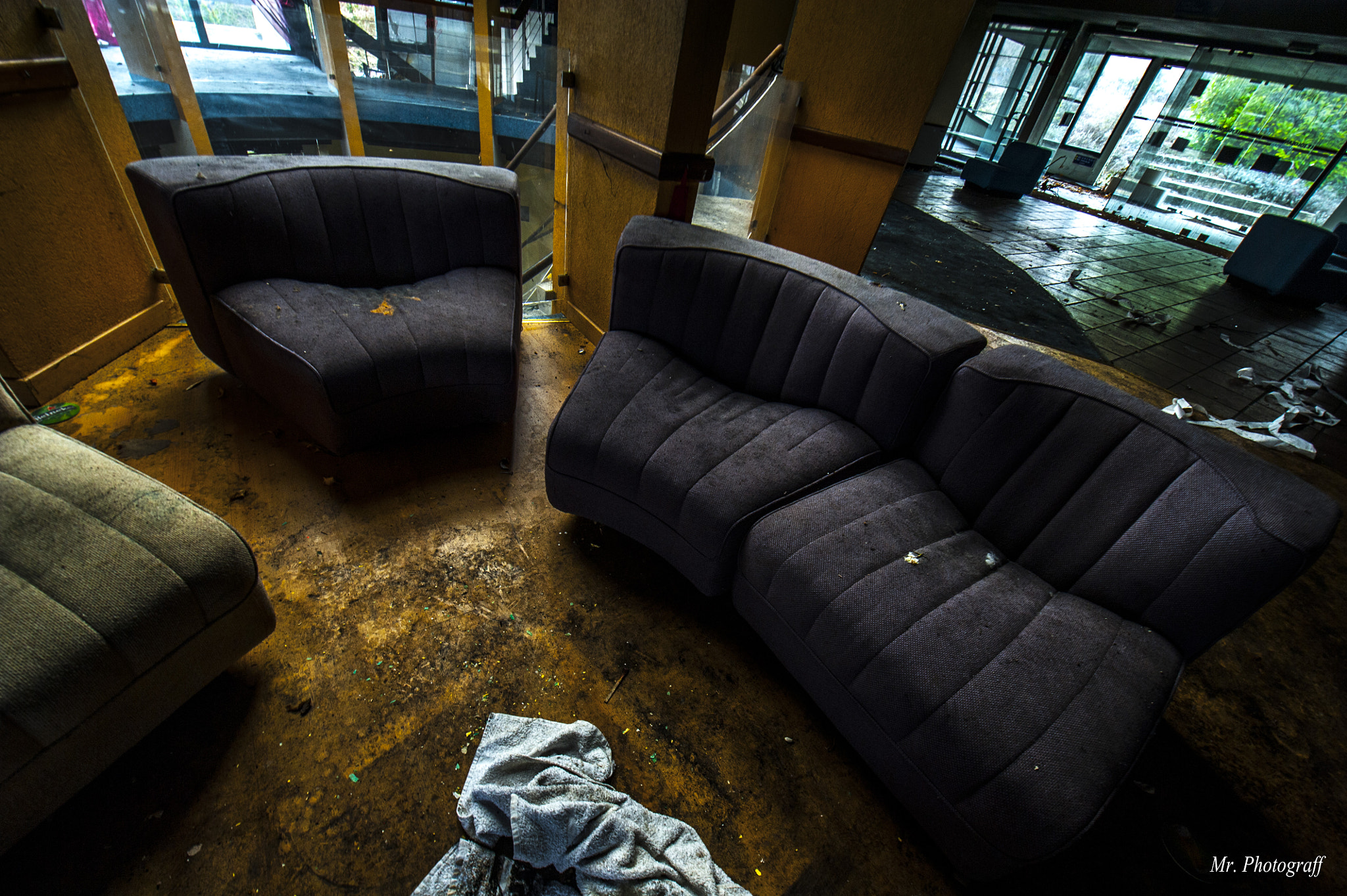 Nikon AF-S Nikkor 14-24mm F2.8G ED sample photo. Fauteuils photography