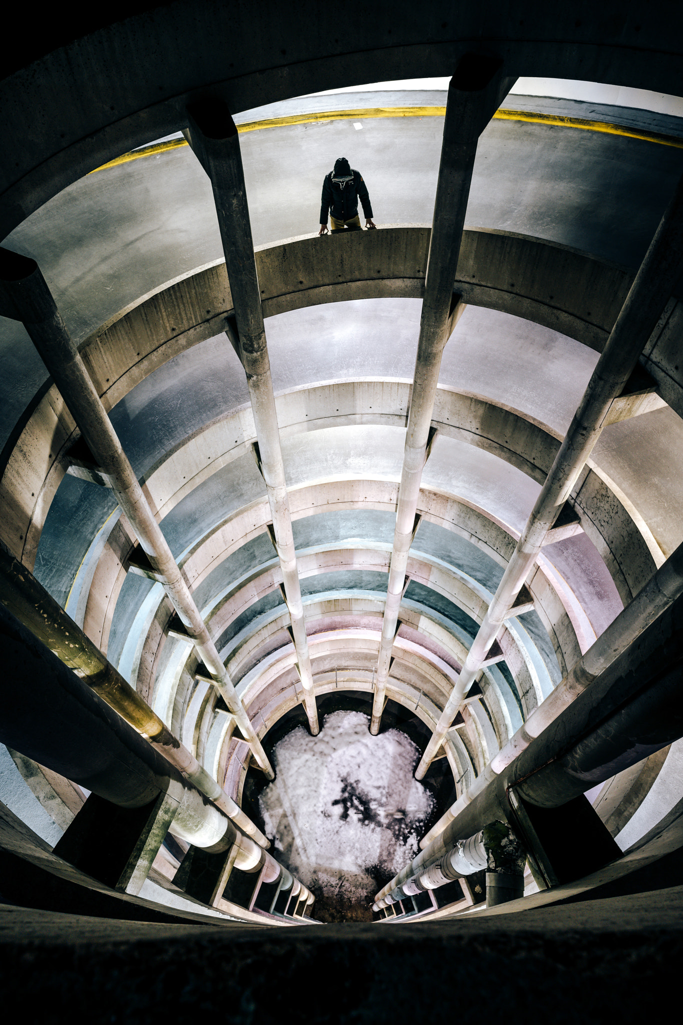 E 21mm F2.8 sample photo. Downward spiral photography
