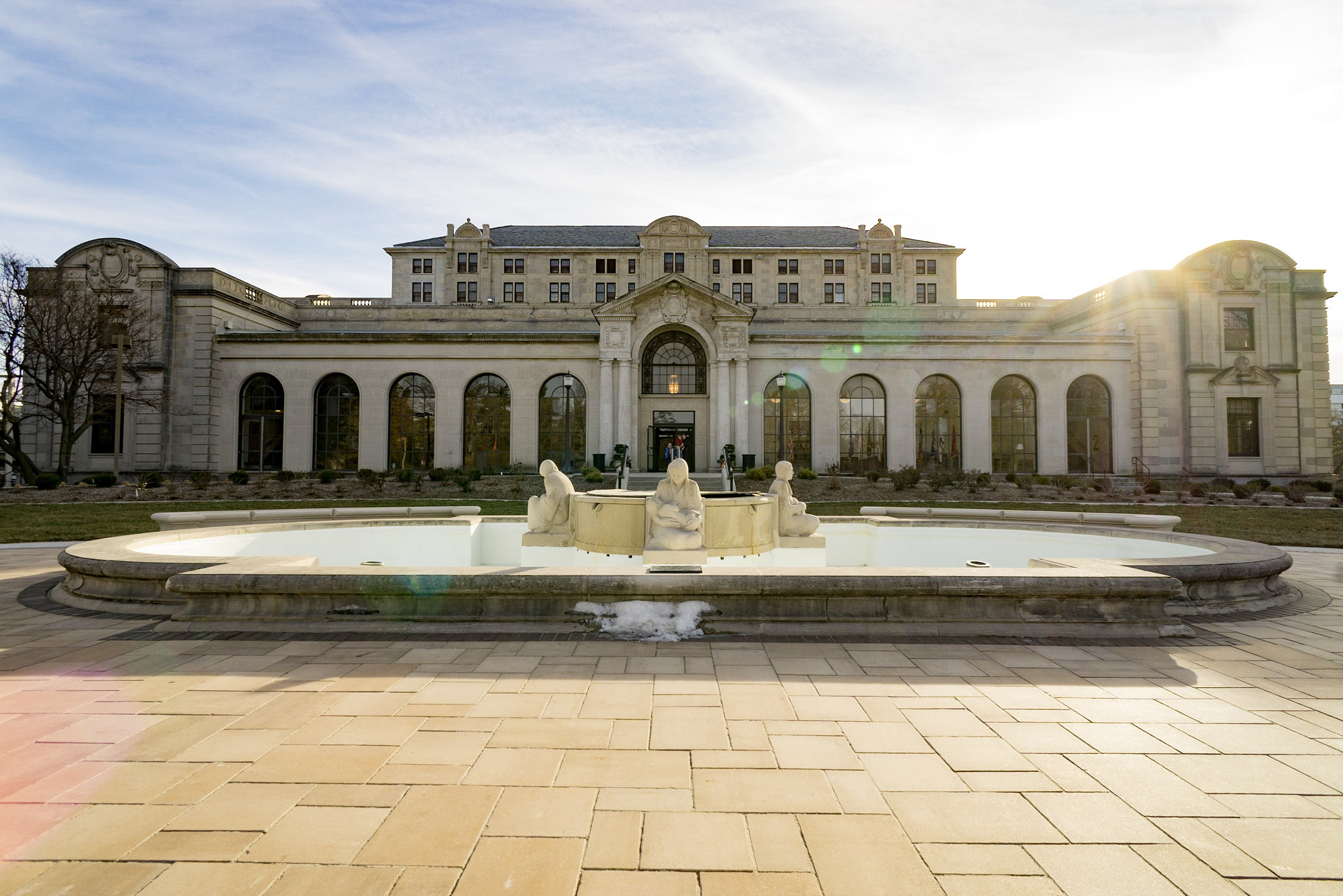 Sony a6000 + Sony E 16mm F2.8 sample photo. Memorial union, ames iowa photography