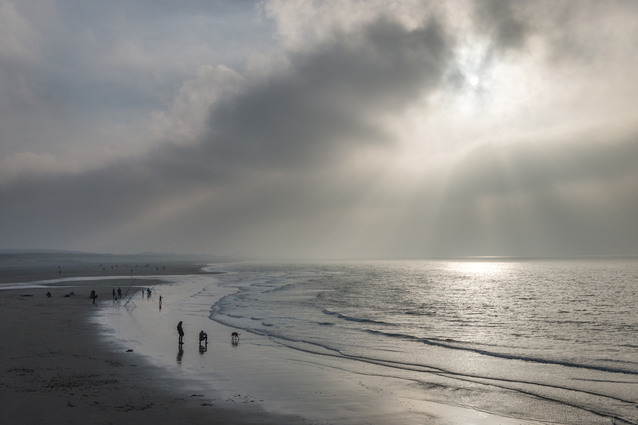 Nikon AF-S Nikkor 18-35mm F3.5-4.5G ED sample photo. Beach, scheveningen. photography
