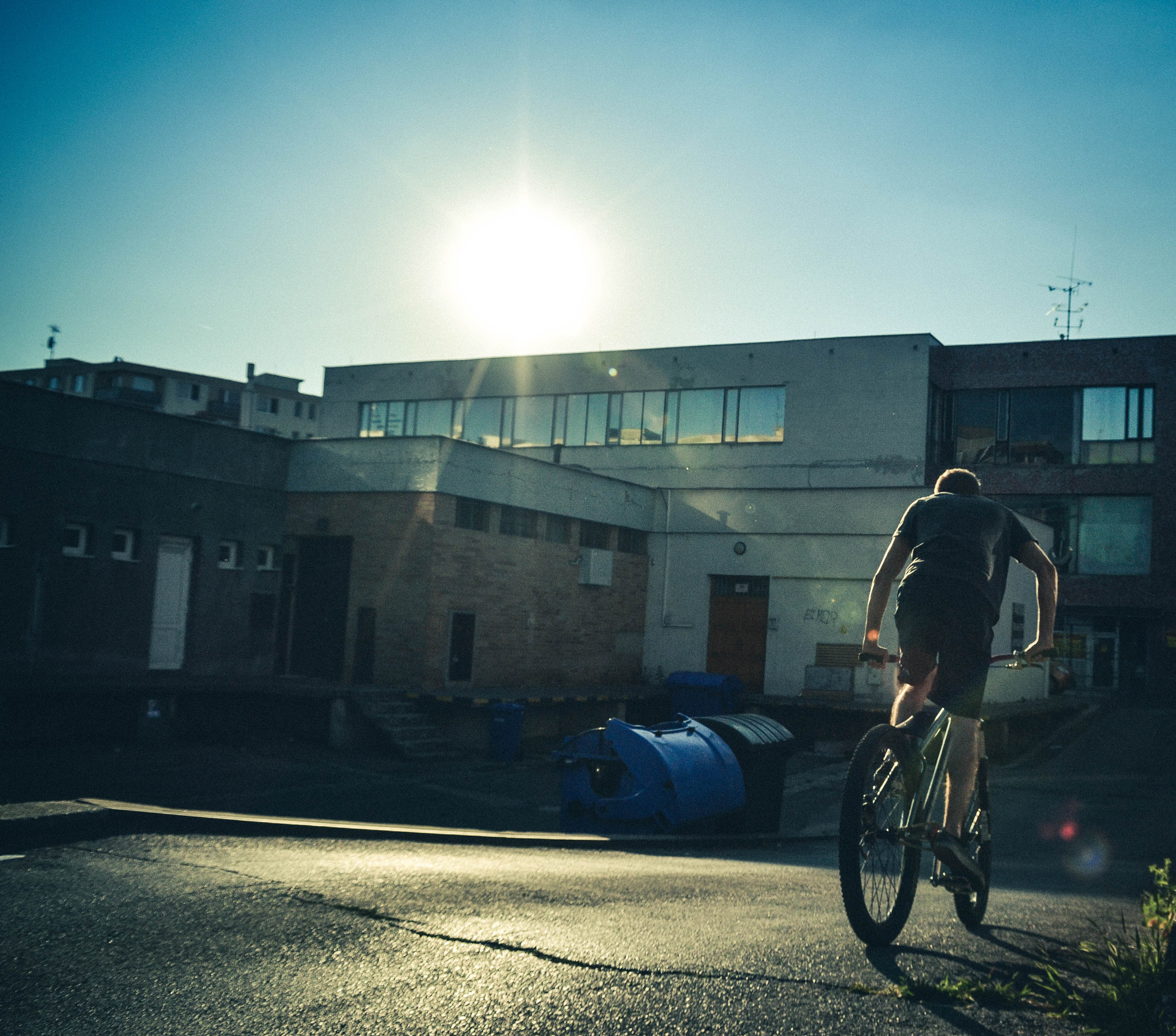 Nikon D3100 + Sigma 18-50mm F2.8-4.5 DC OS HSM sample photo. Summer ride photography