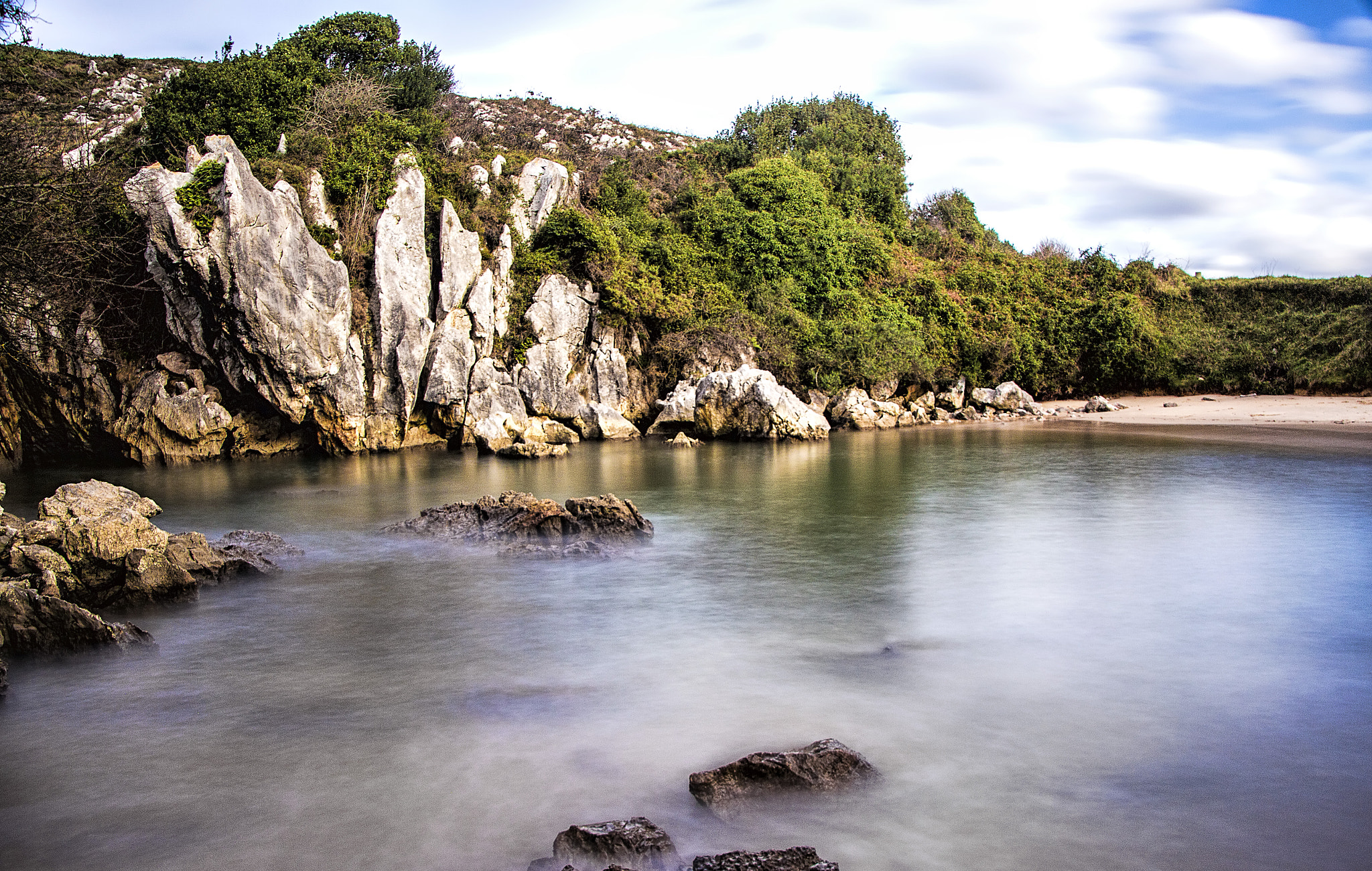 Canon EOS 650D (EOS Rebel T4i / EOS Kiss X6i) sample photo. Gulpiyuri beach photography