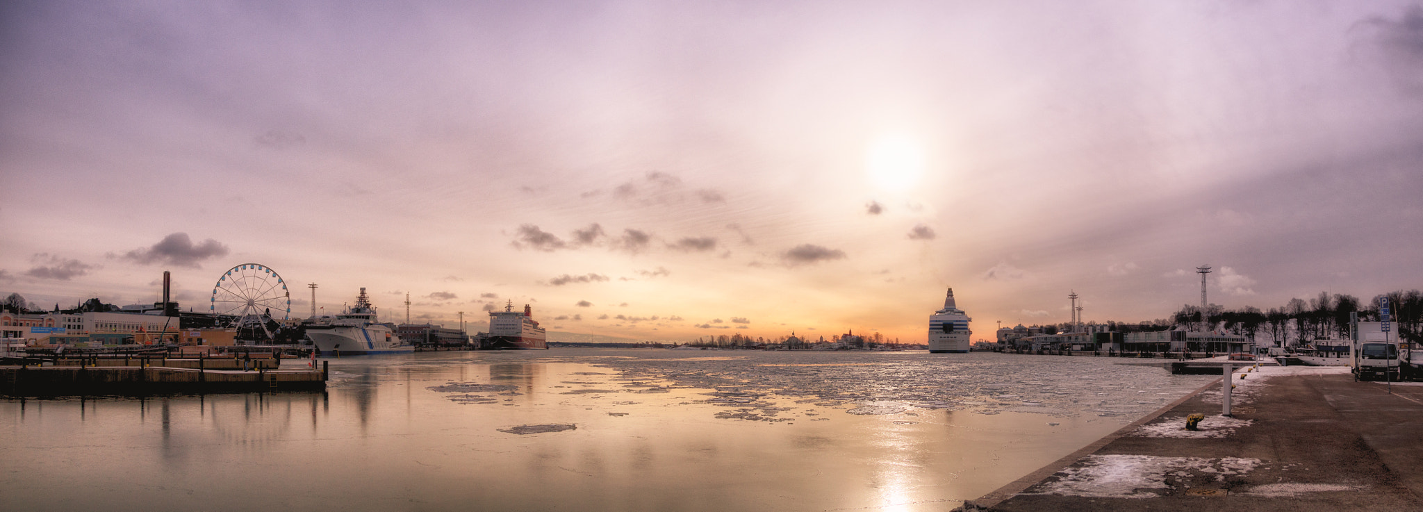 Canon EF-S 17-85mm F4-5.6 IS USM sample photo. Katajanokka evening photography